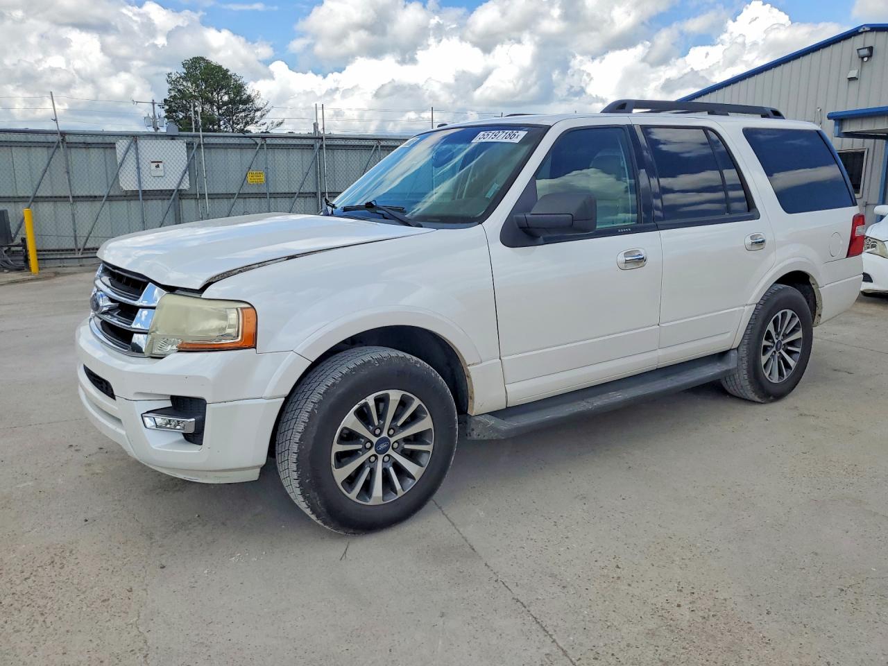 2015 Ford Expedition Xlt White vin: 1FMJU1HT8FEF10522