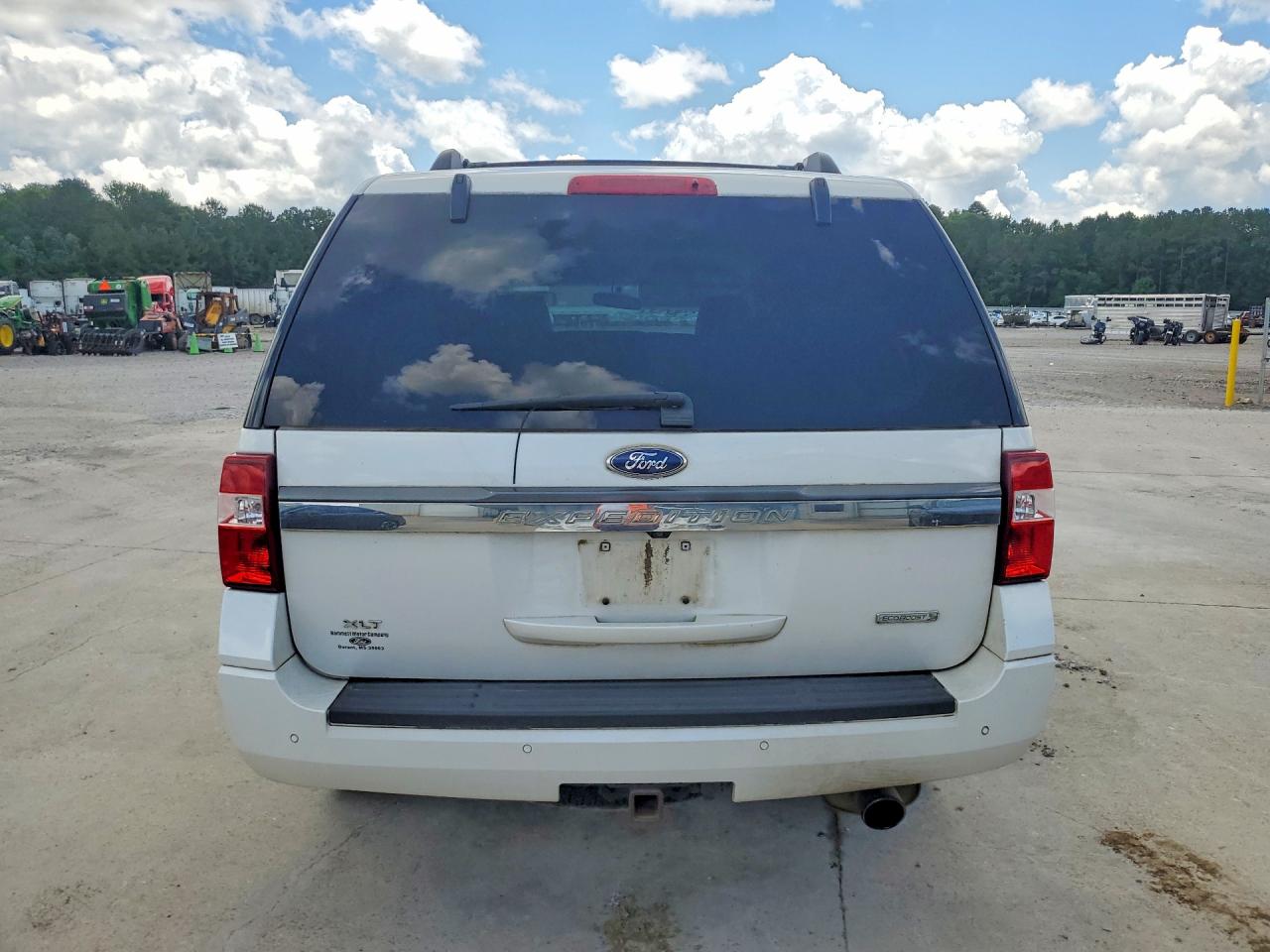 2015 Ford Expedition Xlt White vin: 1FMJU1HT8FEF10522