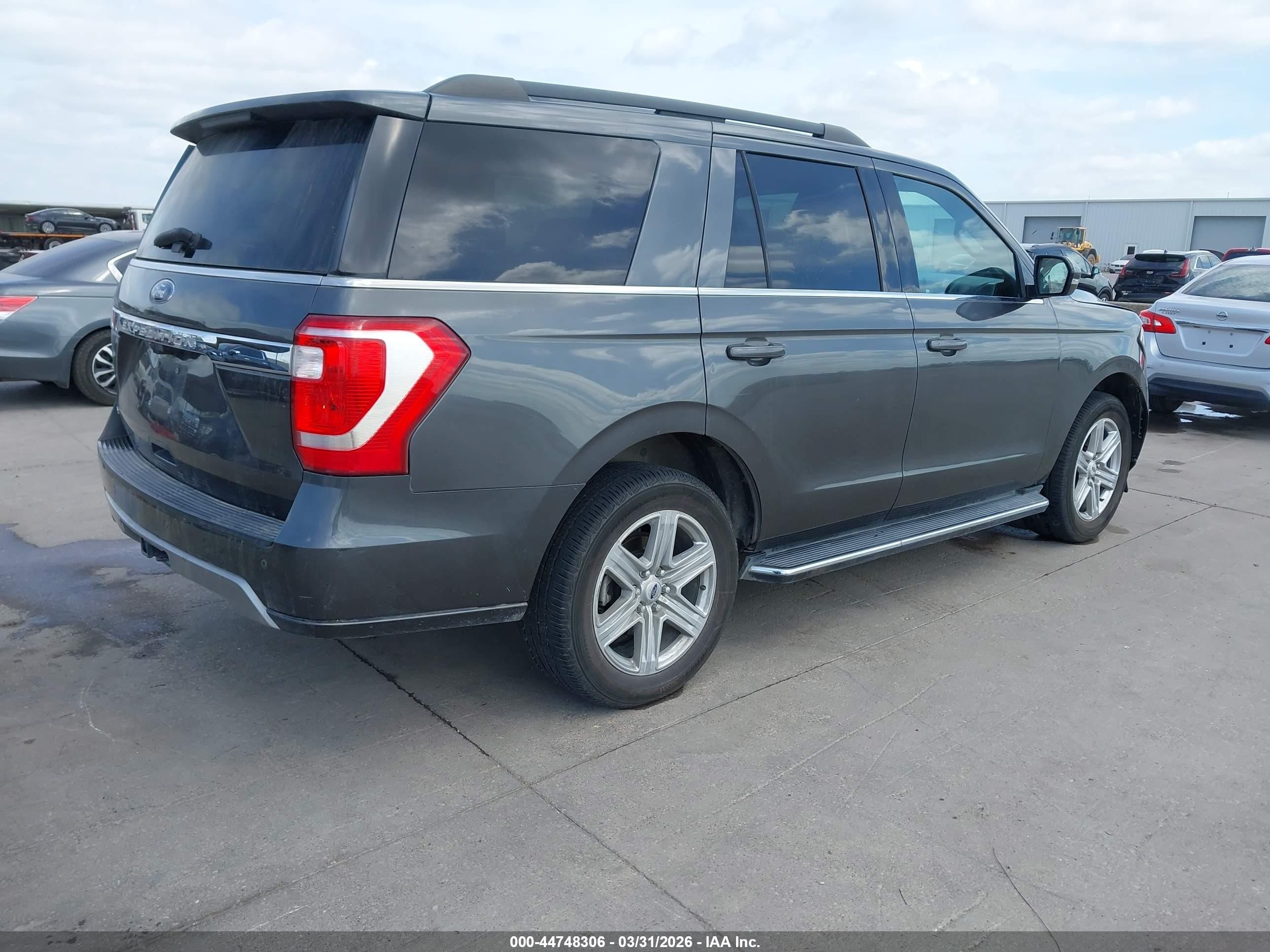2018 Ford Expedition Xlt Серый vin: 1FMJU1HT9JEA17389