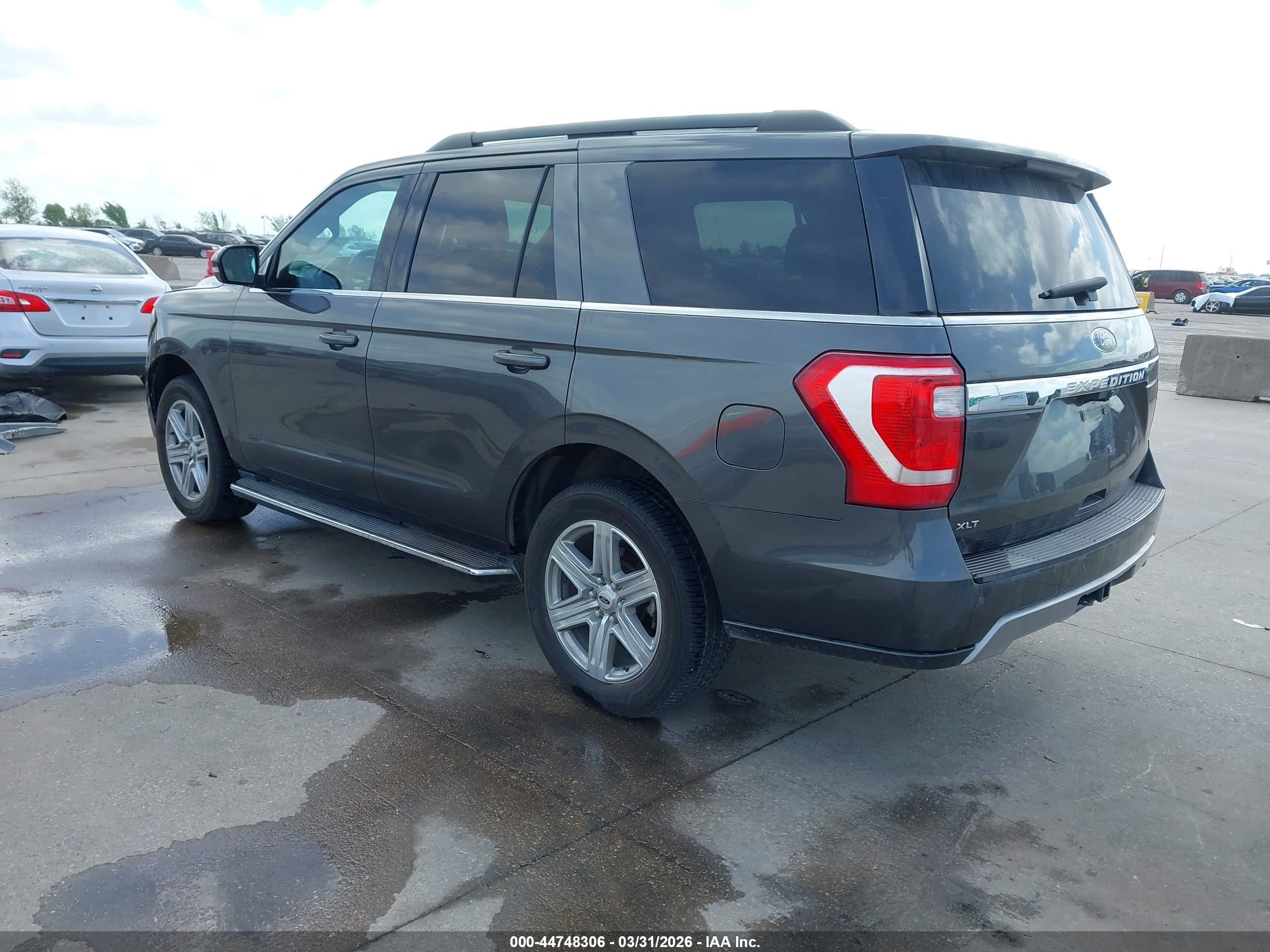 2018 Ford Expedition Xlt Серый vin: 1FMJU1HT9JEA17389