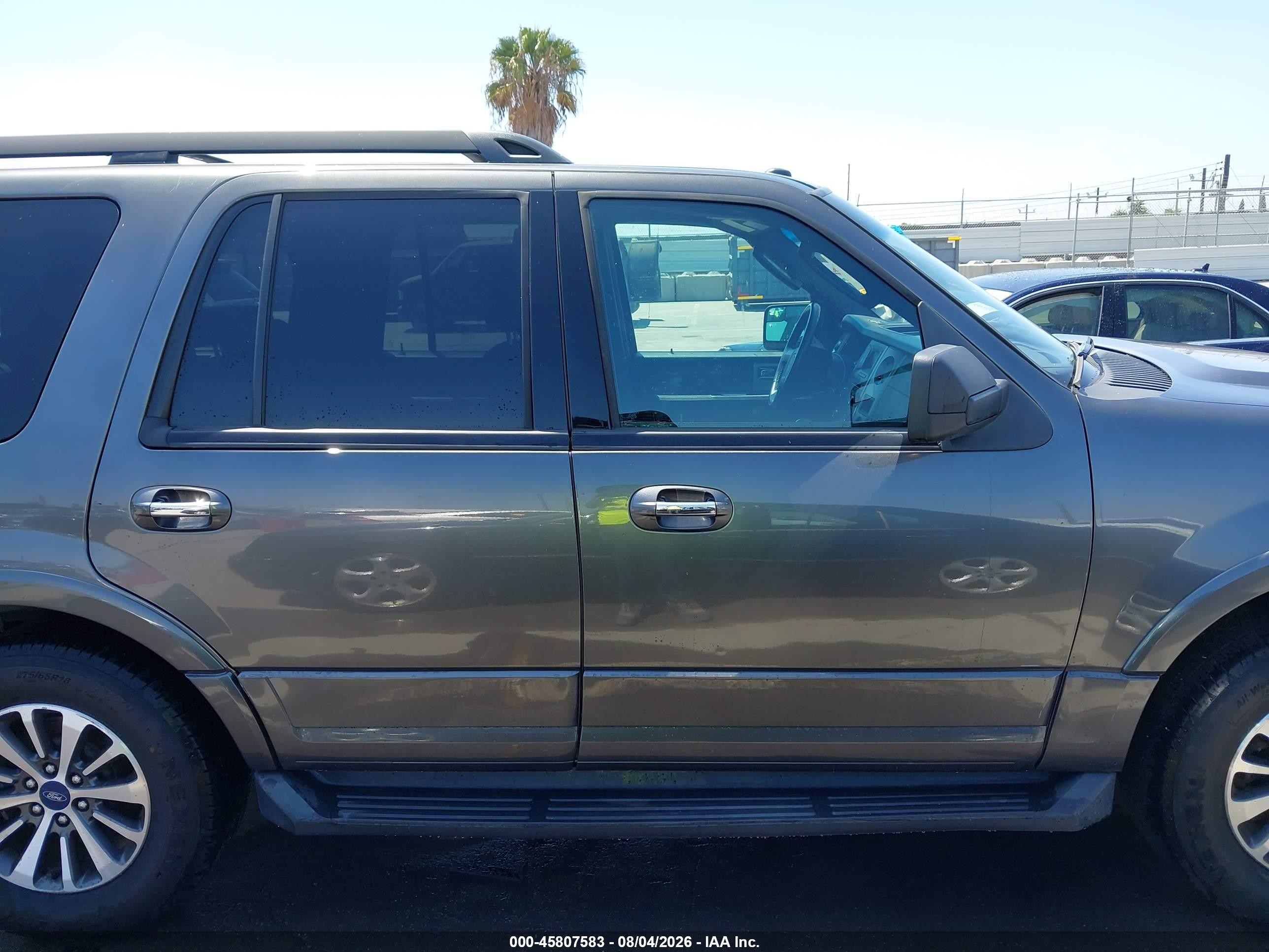 2015 Ford Expedition Xlt Серый vin: 1FMJU1HTXFEF34014