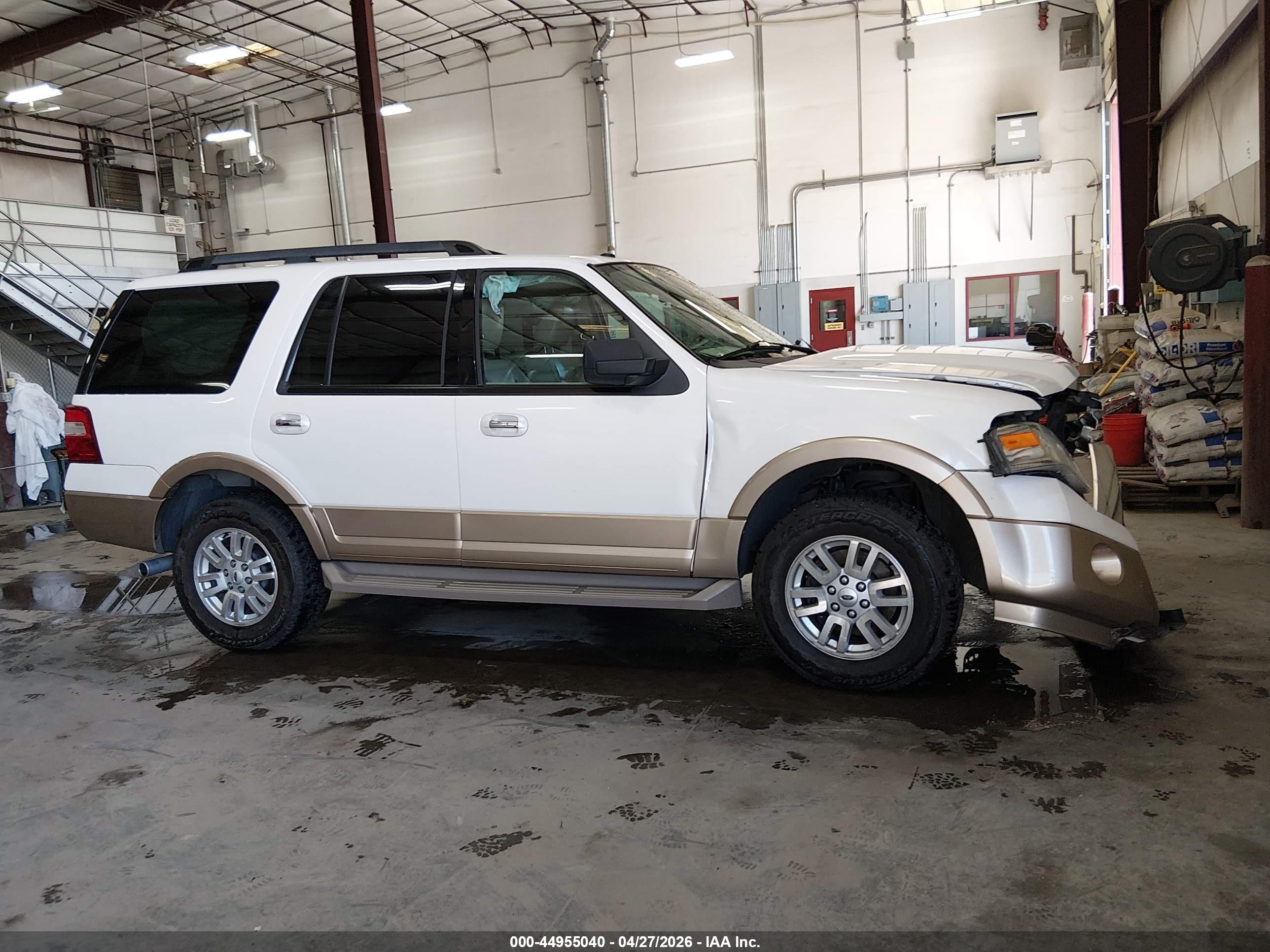 2011 Ford Expedition Xlt White vin: 1FMJU1J50BEF32567
