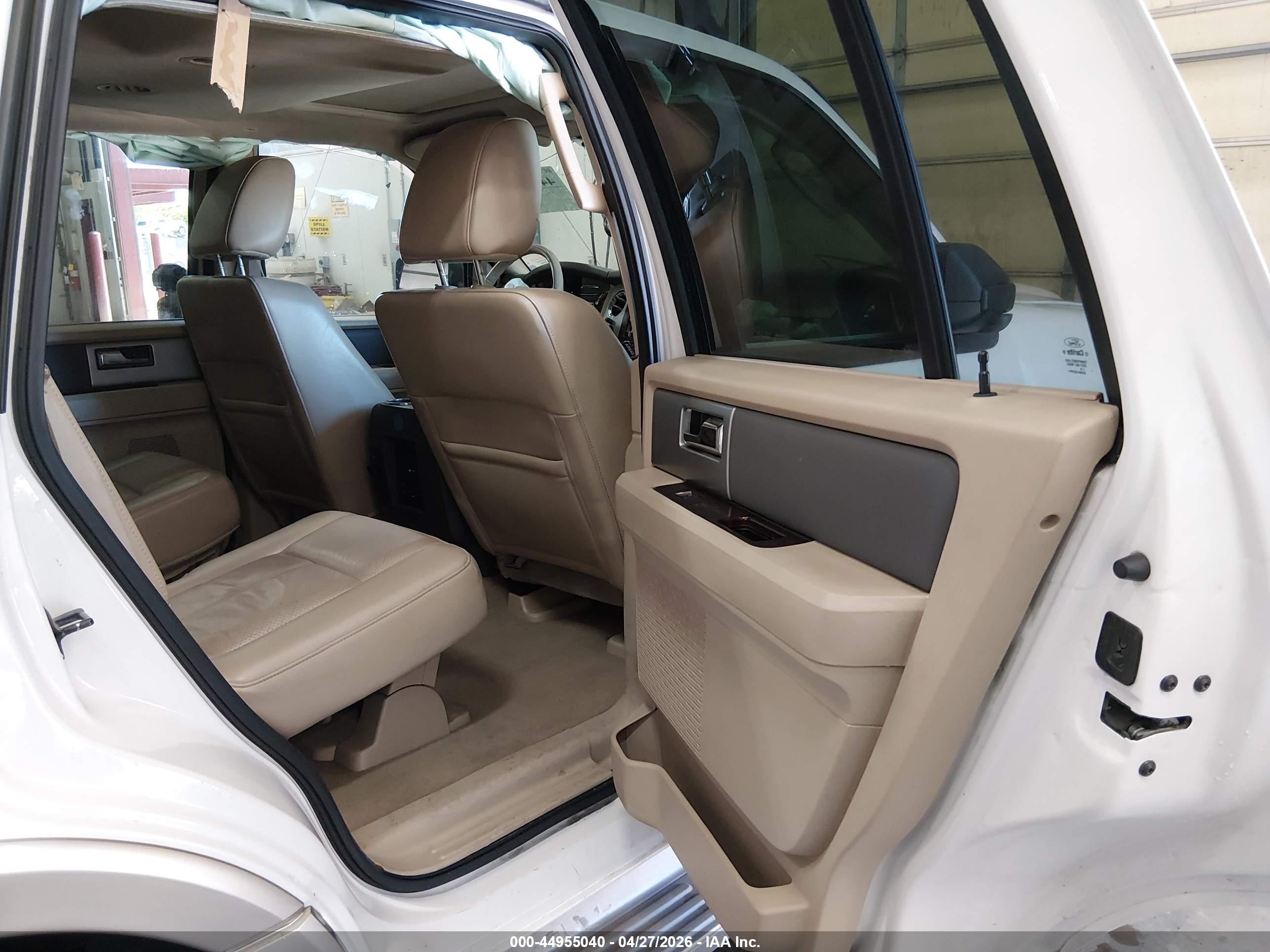 2011 Ford Expedition Xlt White vin: 1FMJU1J50BEF32567