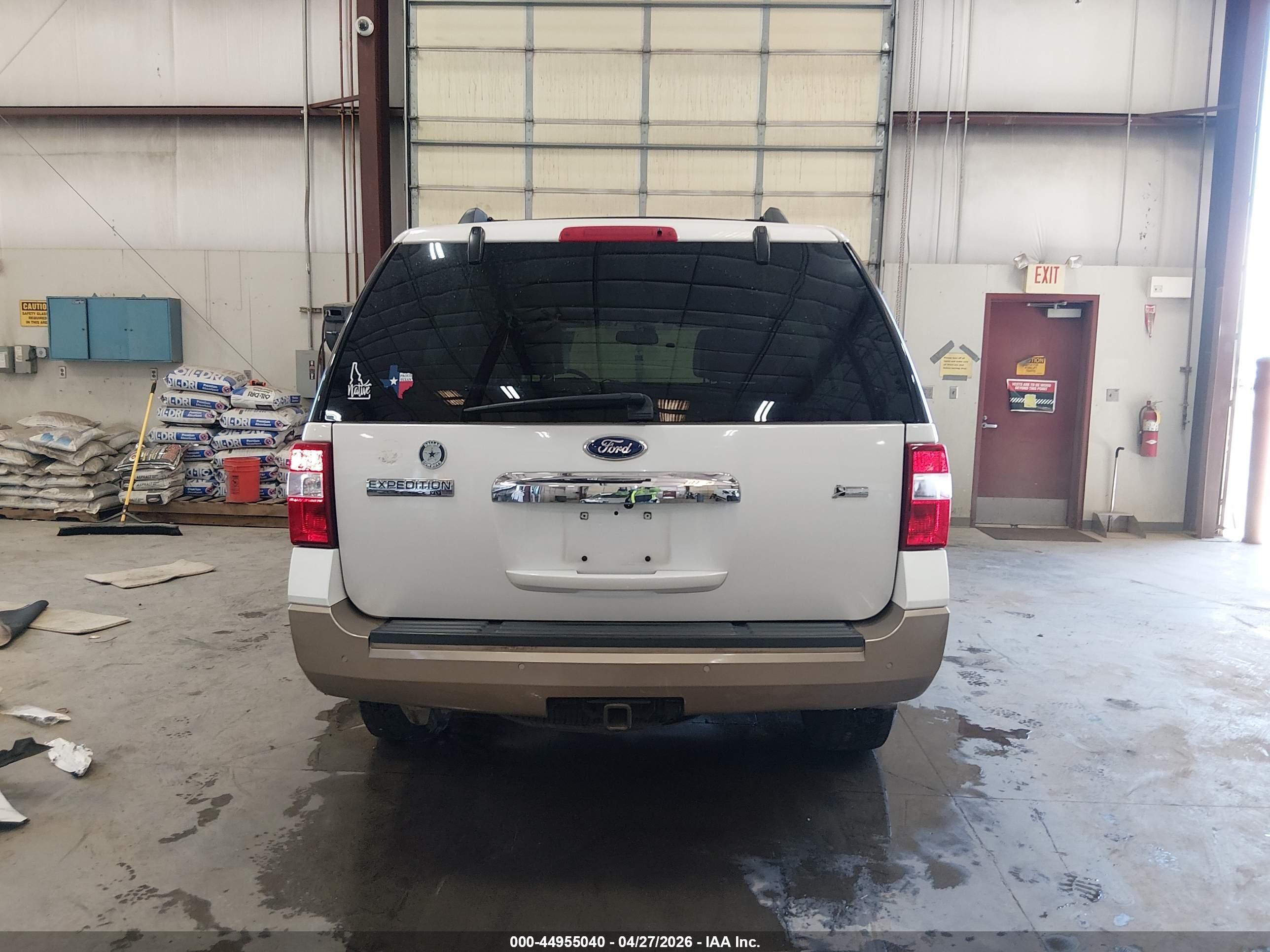 2011 Ford Expedition Xlt White vin: 1FMJU1J50BEF32567