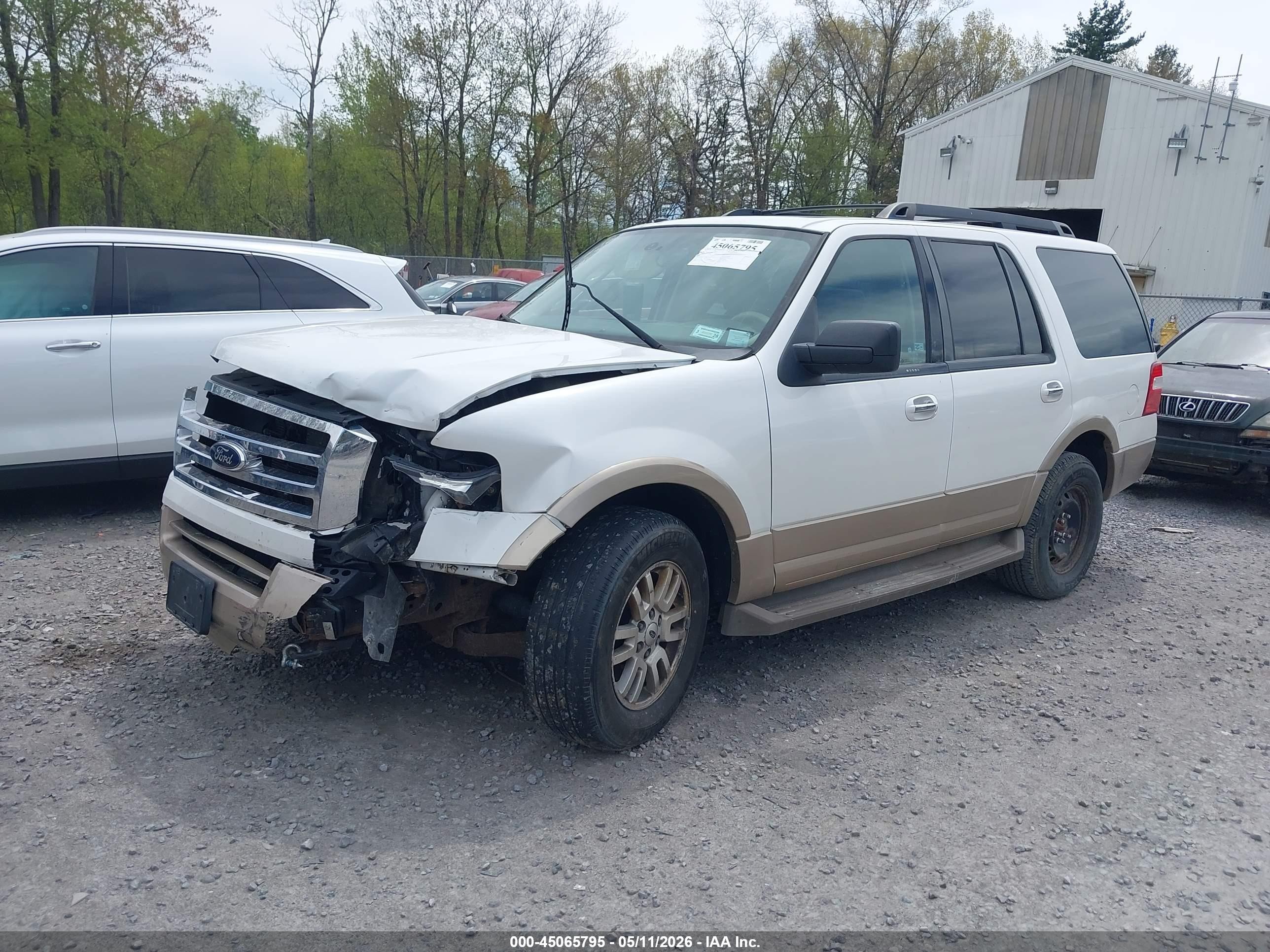 2012 Ford Expedition Xlt Cream vin: 1FMJU1J50CEF52464