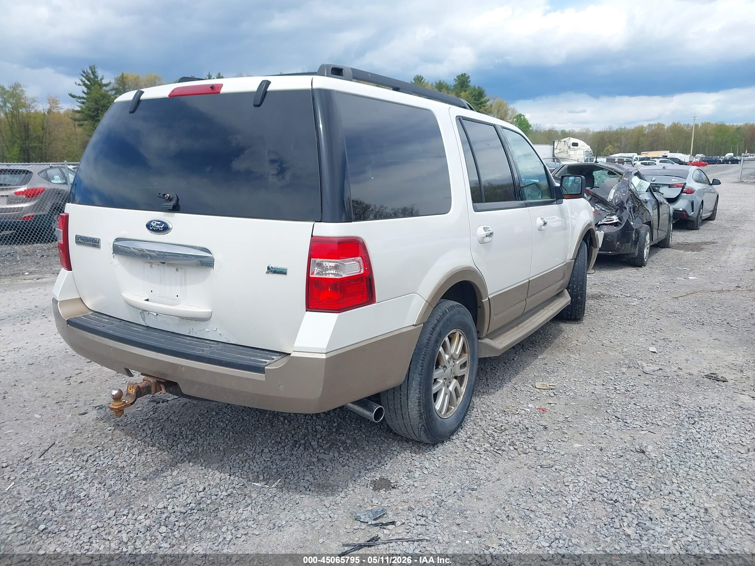 2012 Ford Expedition Xlt Cream vin: 1FMJU1J50CEF52464