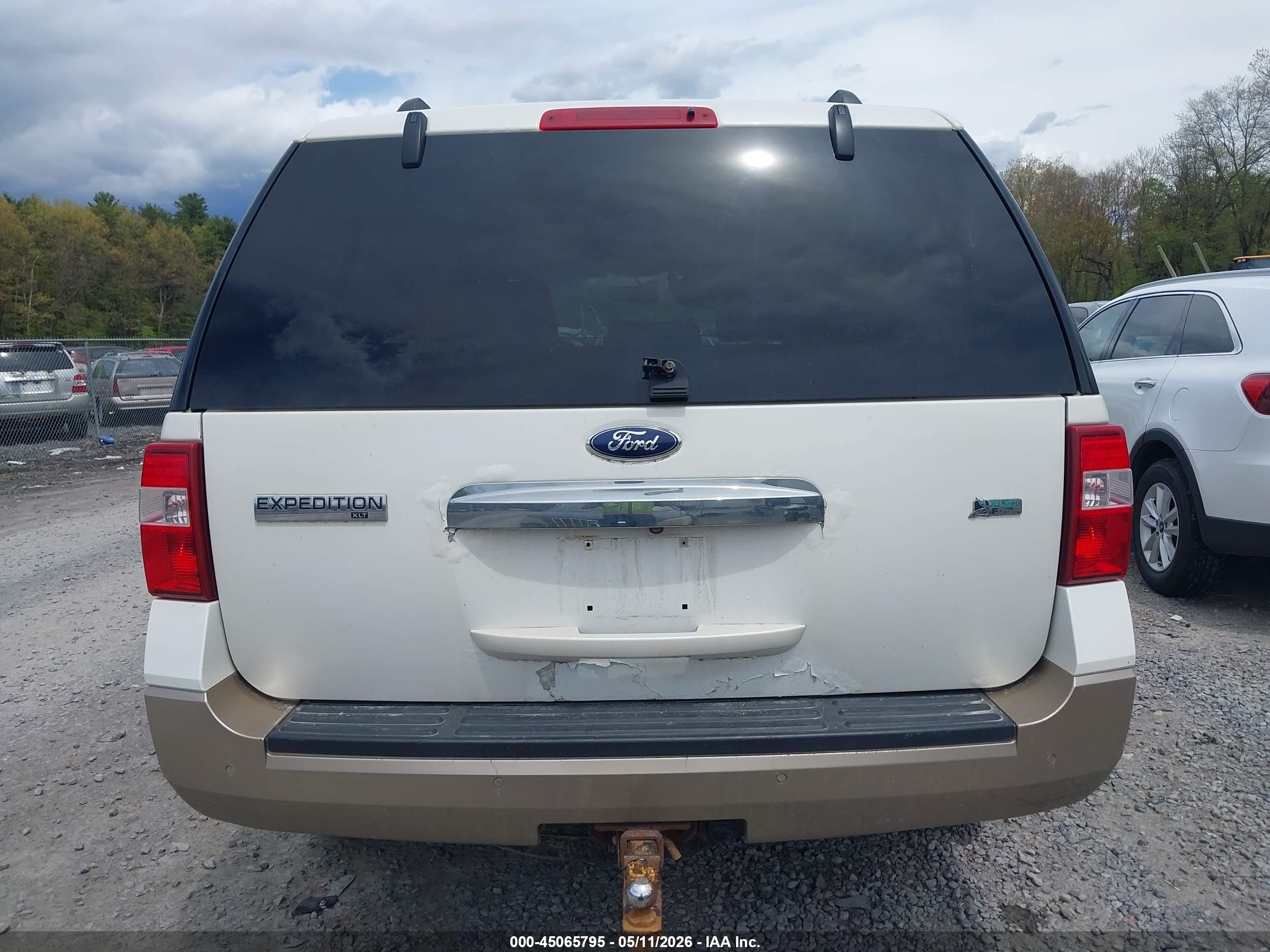 2012 Ford Expedition Xlt Cream vin: 1FMJU1J50CEF52464