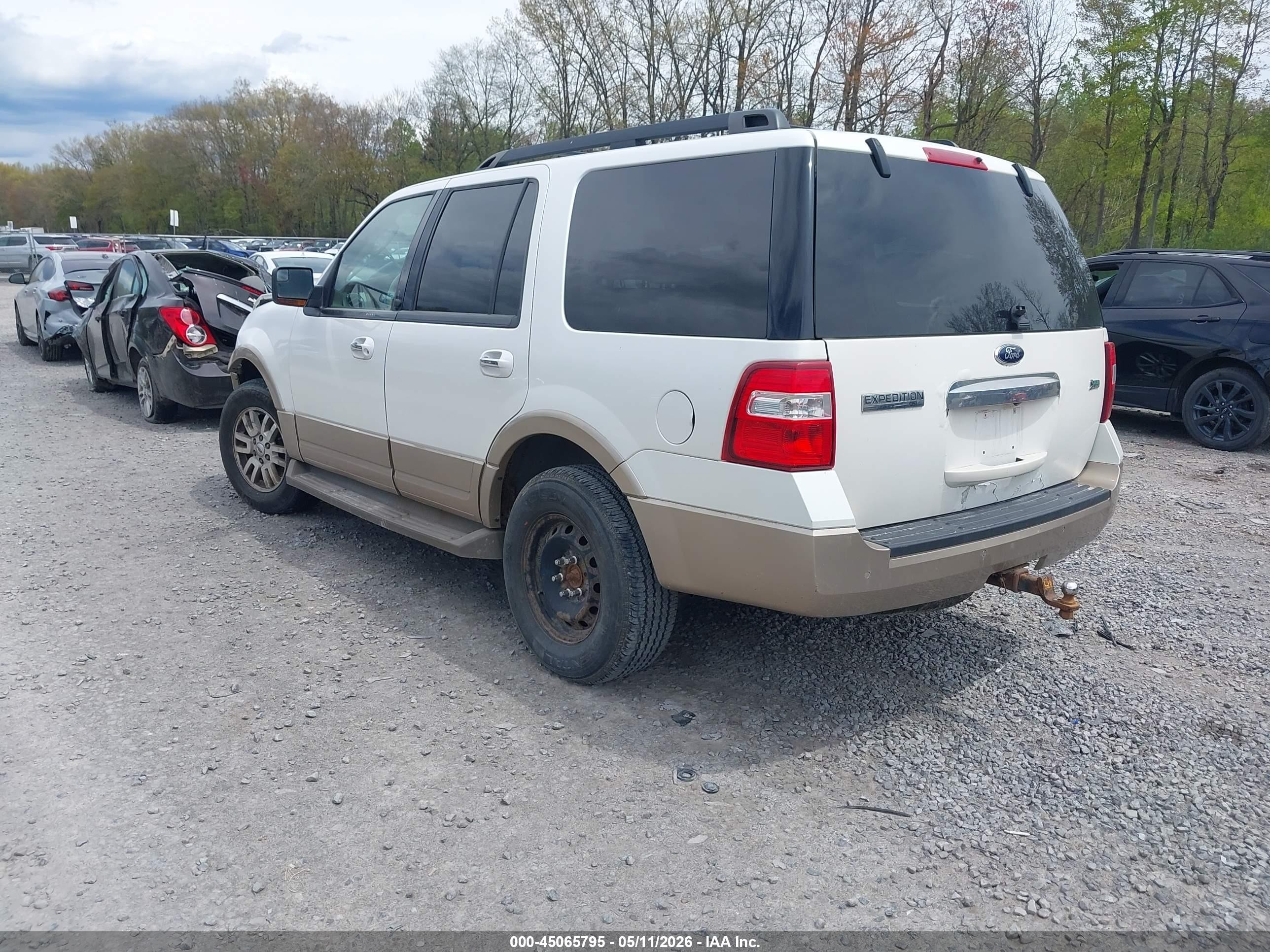 2012 Ford Expedition Xlt Cream vin: 1FMJU1J50CEF52464