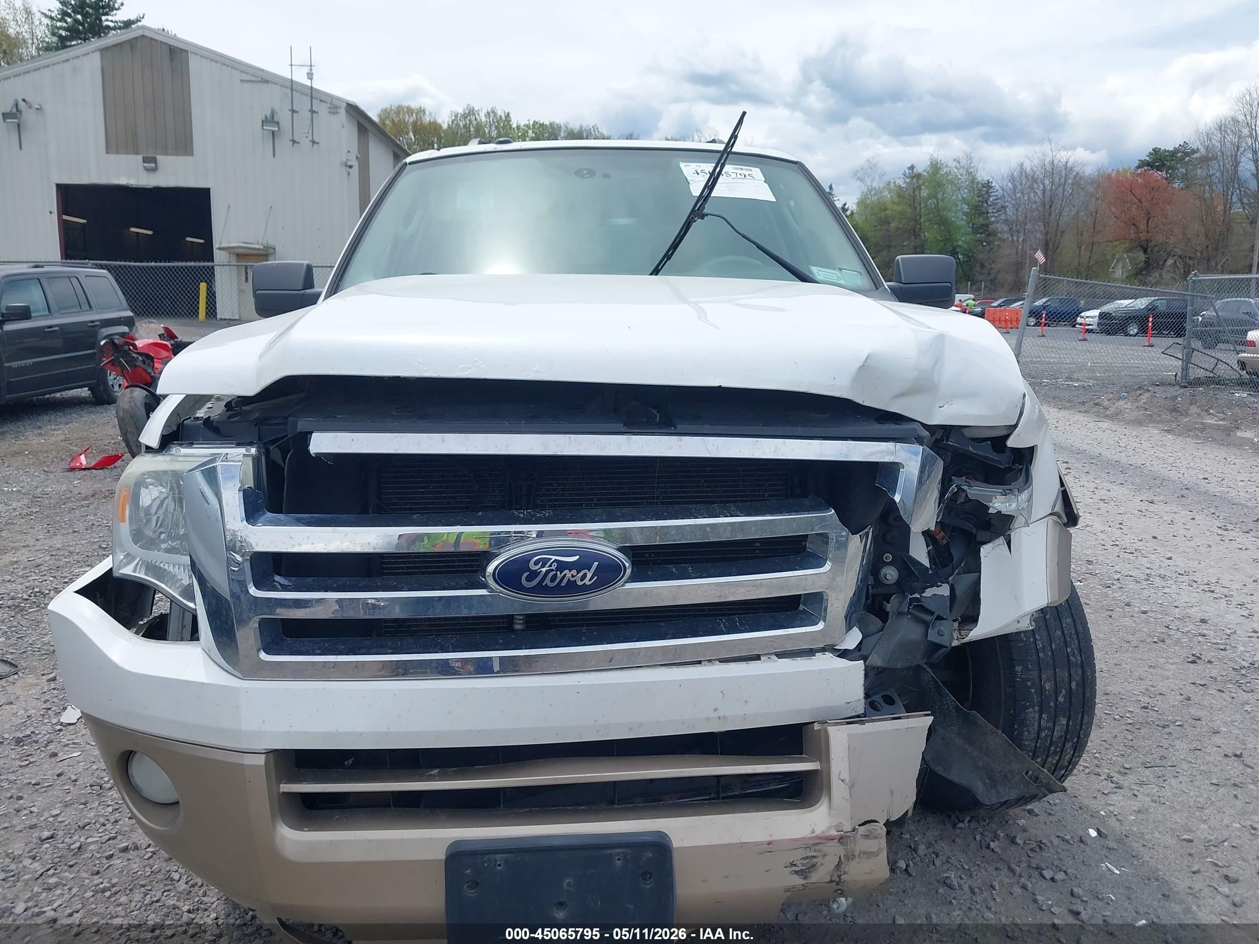 2012 Ford Expedition Xlt Cream vin: 1FMJU1J50CEF52464