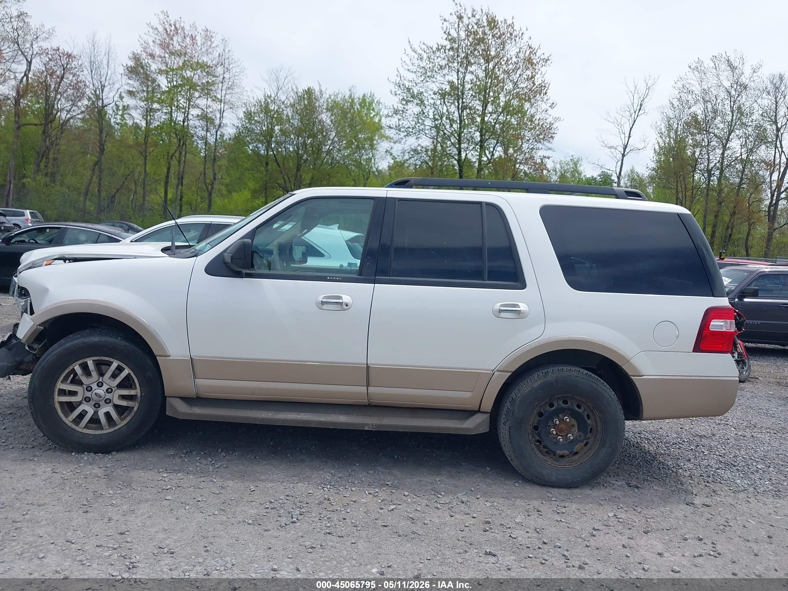 2012 Ford Expedition Xlt Cream vin: 1FMJU1J50CEF52464