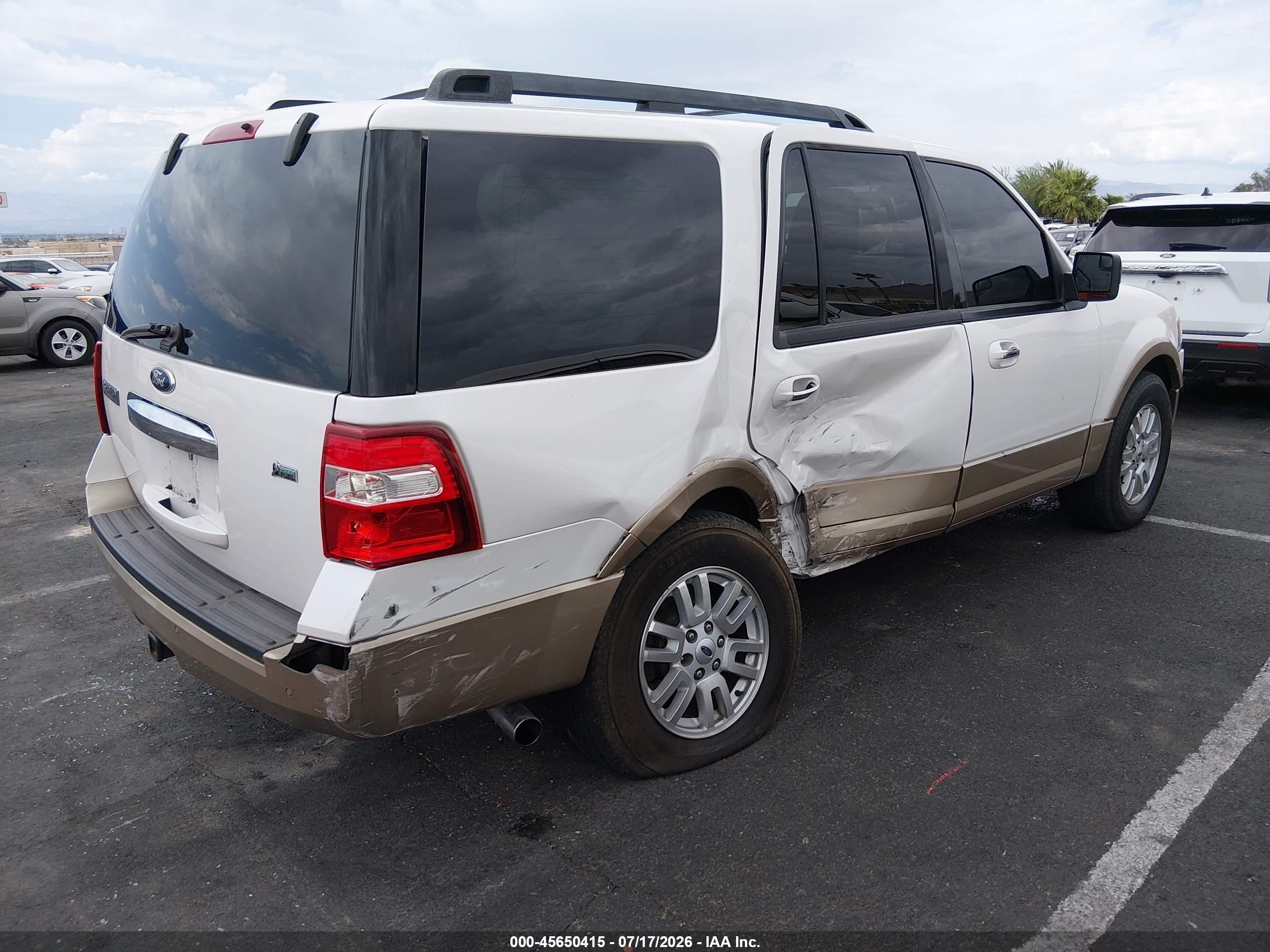 2012 Ford Expedition Xlt White vin: 1FMJU1J50CEF67014