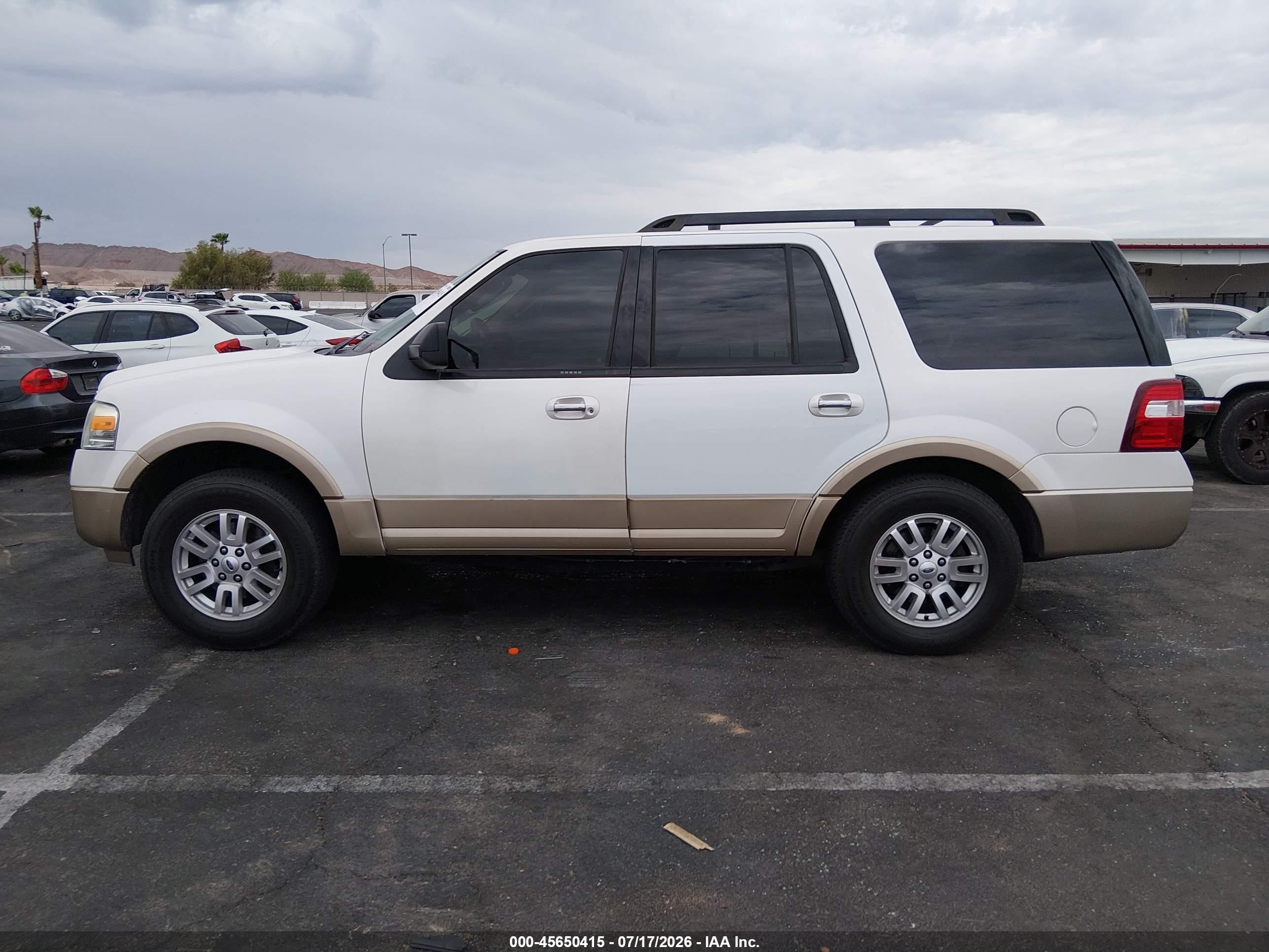 2012 Ford Expedition Xlt White vin: 1FMJU1J50CEF67014