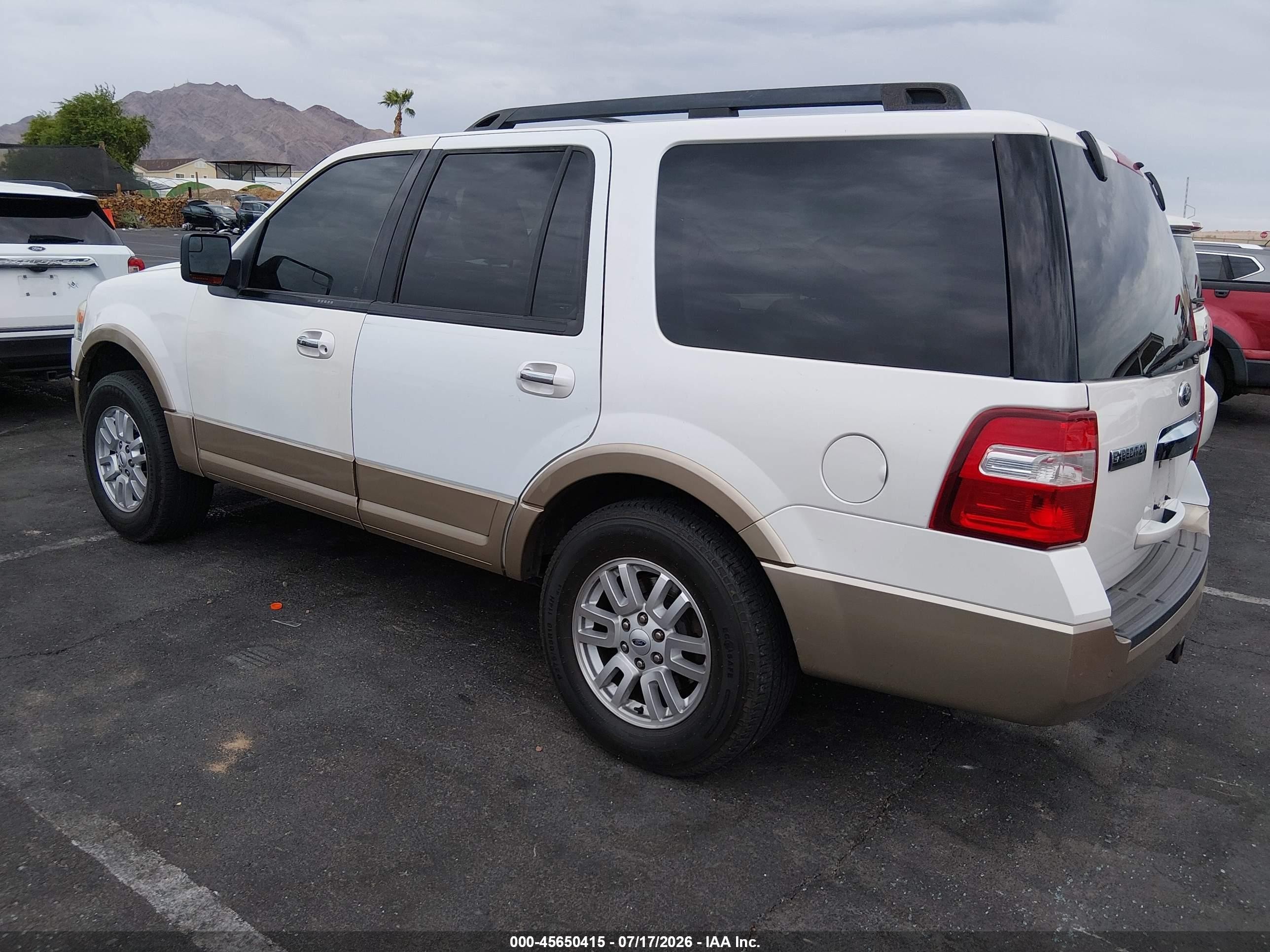 2012 Ford Expedition Xlt White vin: 1FMJU1J50CEF67014