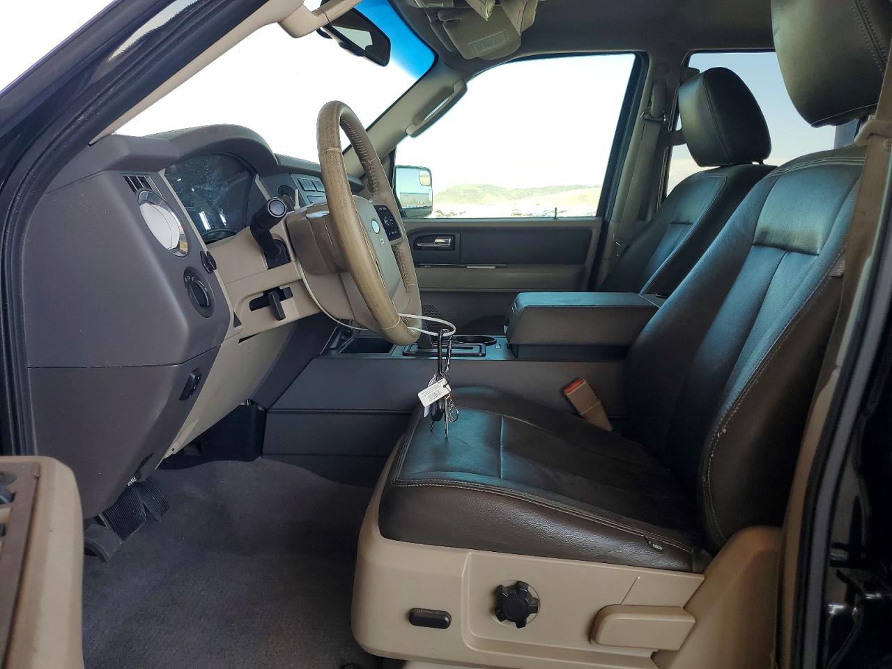 2014 Ford Expedition Xlt Черный vin: 1FMJU1J50EEF63063