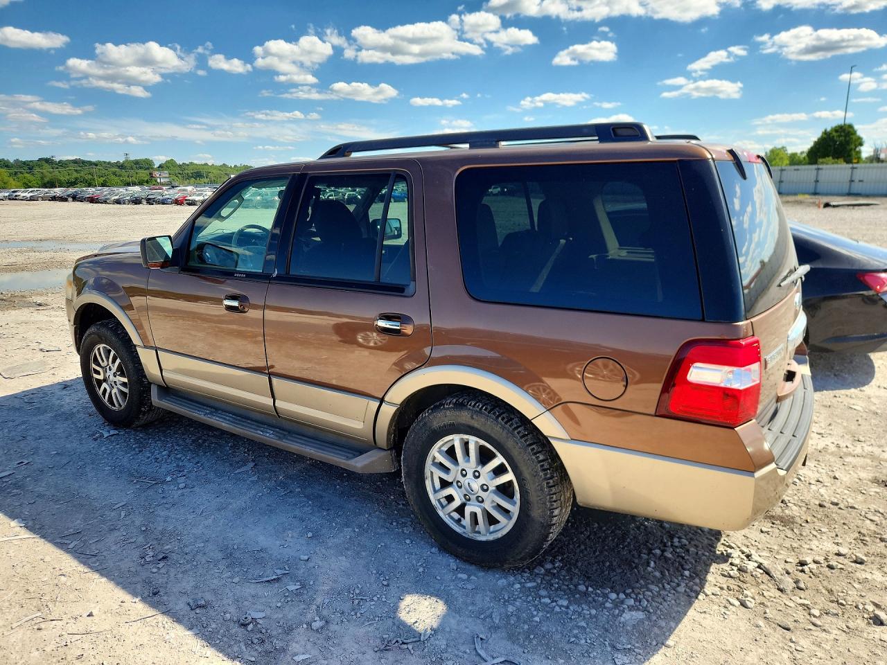2011 Ford Expedition Xlt Коричневый vin: 1FMJU1J51BEF44243