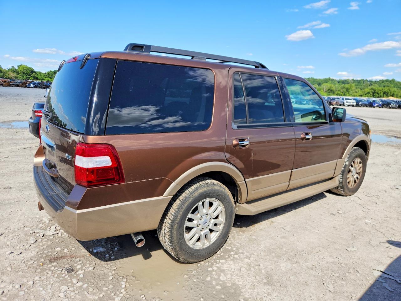 2011 Ford Expedition Xlt Коричневый vin: 1FMJU1J51BEF44243