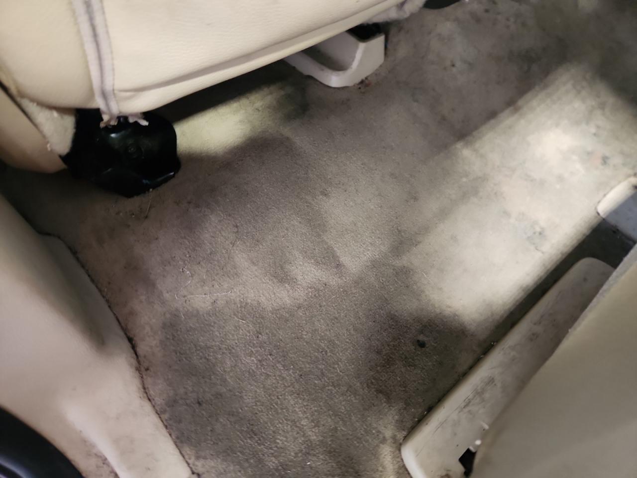2010 Ford Expedition Eddie Bauer Burgundy vin: 1FMJU1J52AEB03462 Damage: Left Rear Carpet, Worn, Acceptable