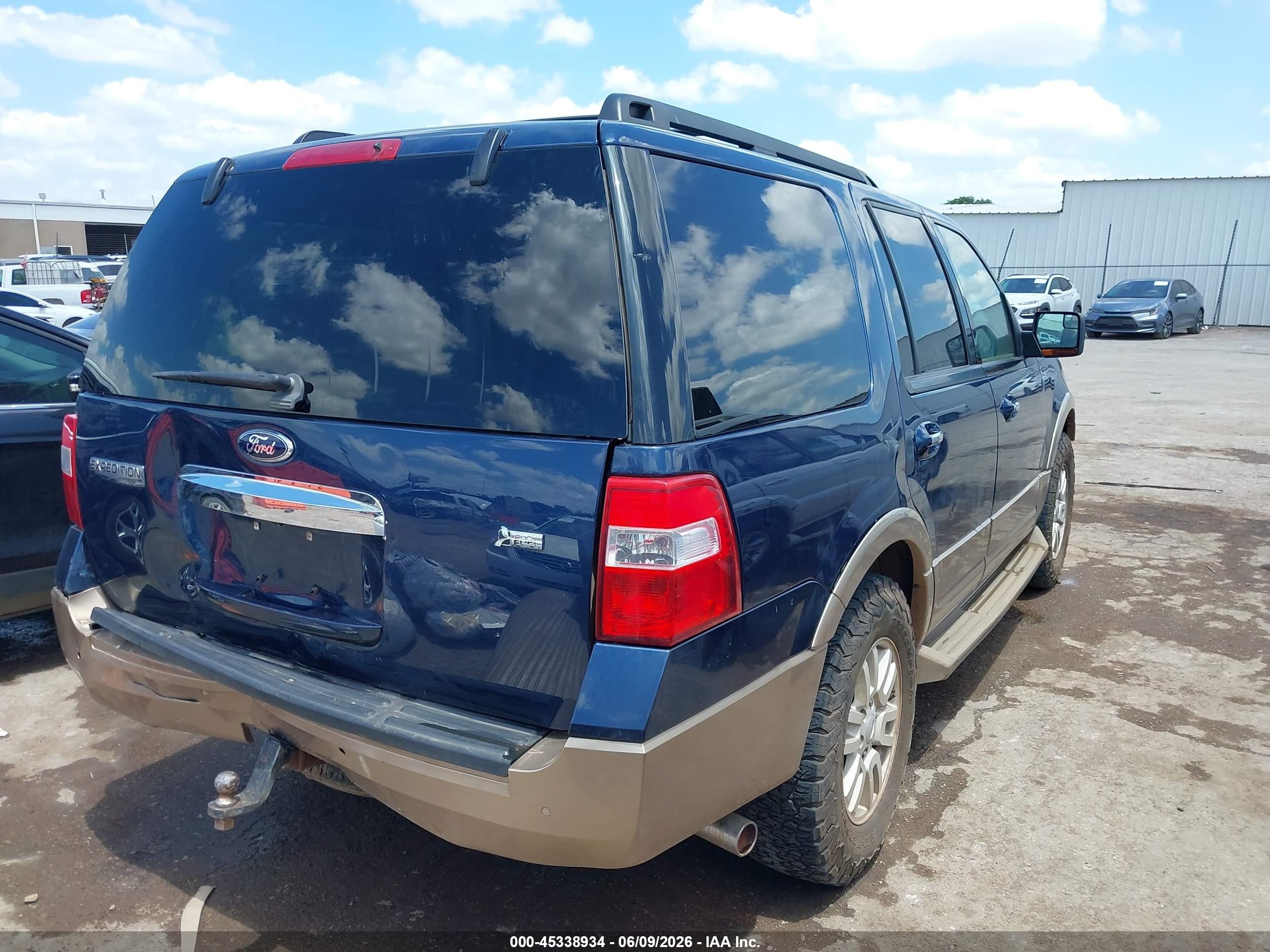 2014 Ford Expedition Xlt Blue vin: 1FMJU1J52EEF20313