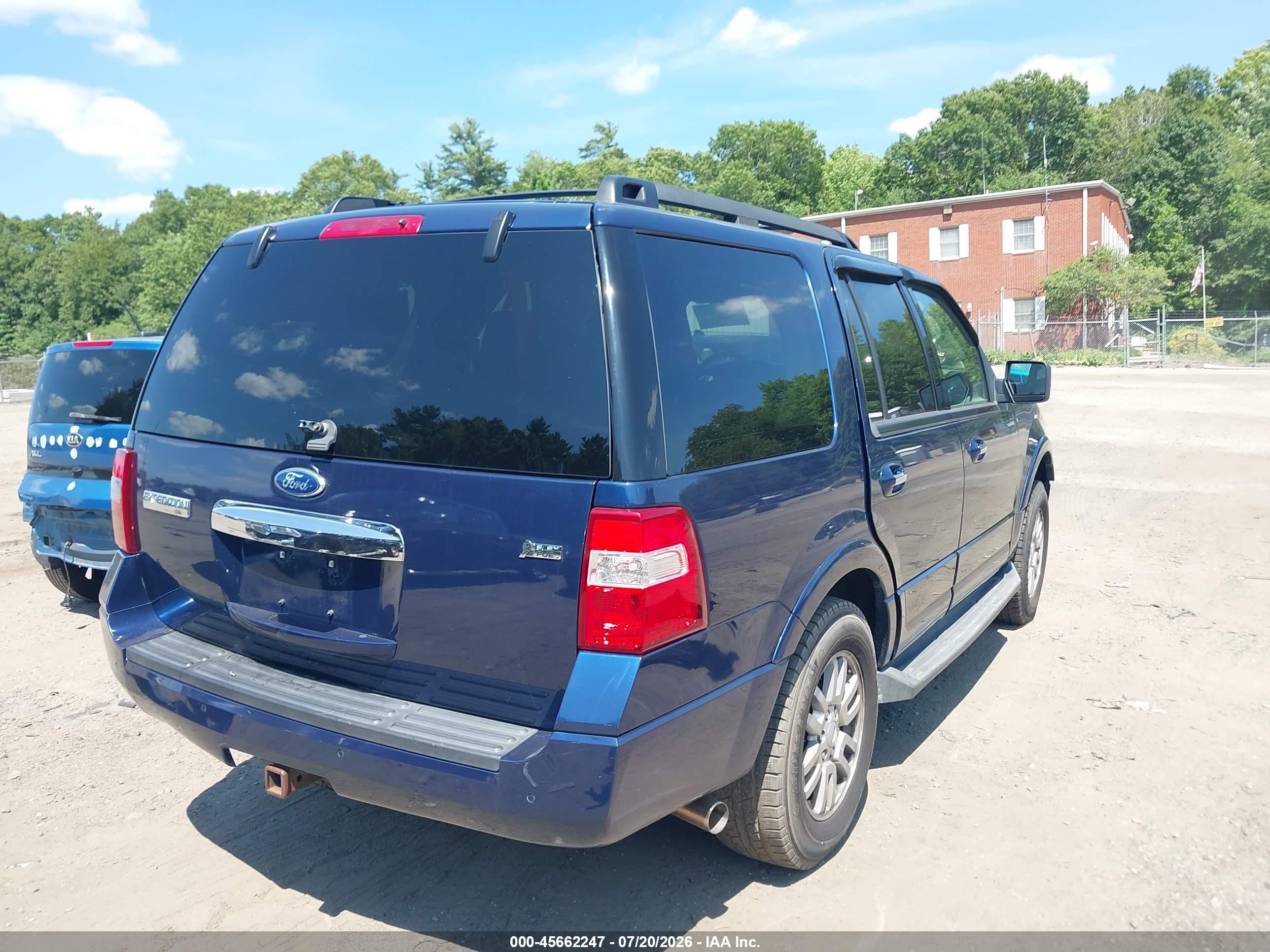 2011 Ford Expedition Xlt Blue vin: 1FMJU1J53BEF15536