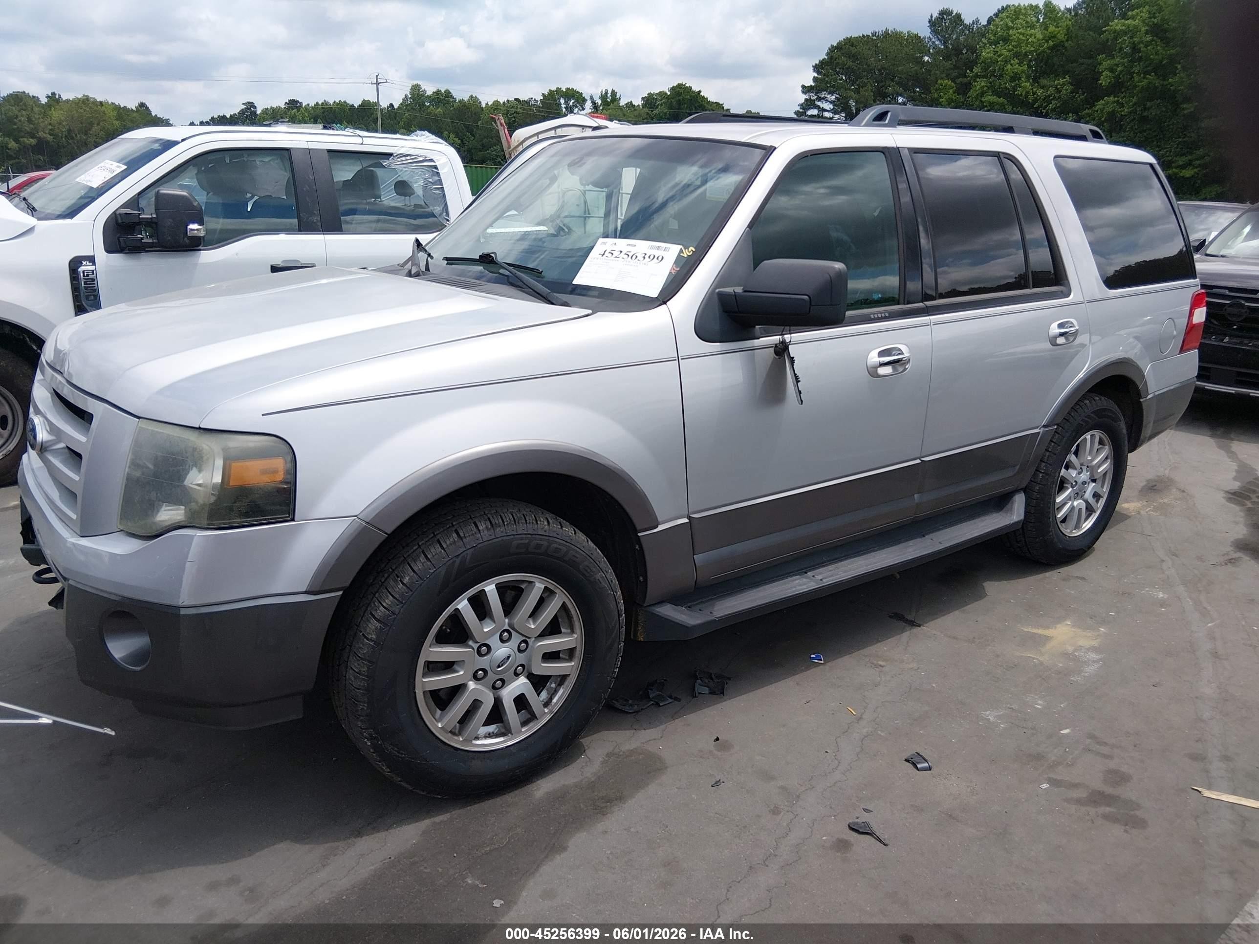 2011 Ford Expedition Xlt Silver vin: 1FMJU1J53BEF47077
