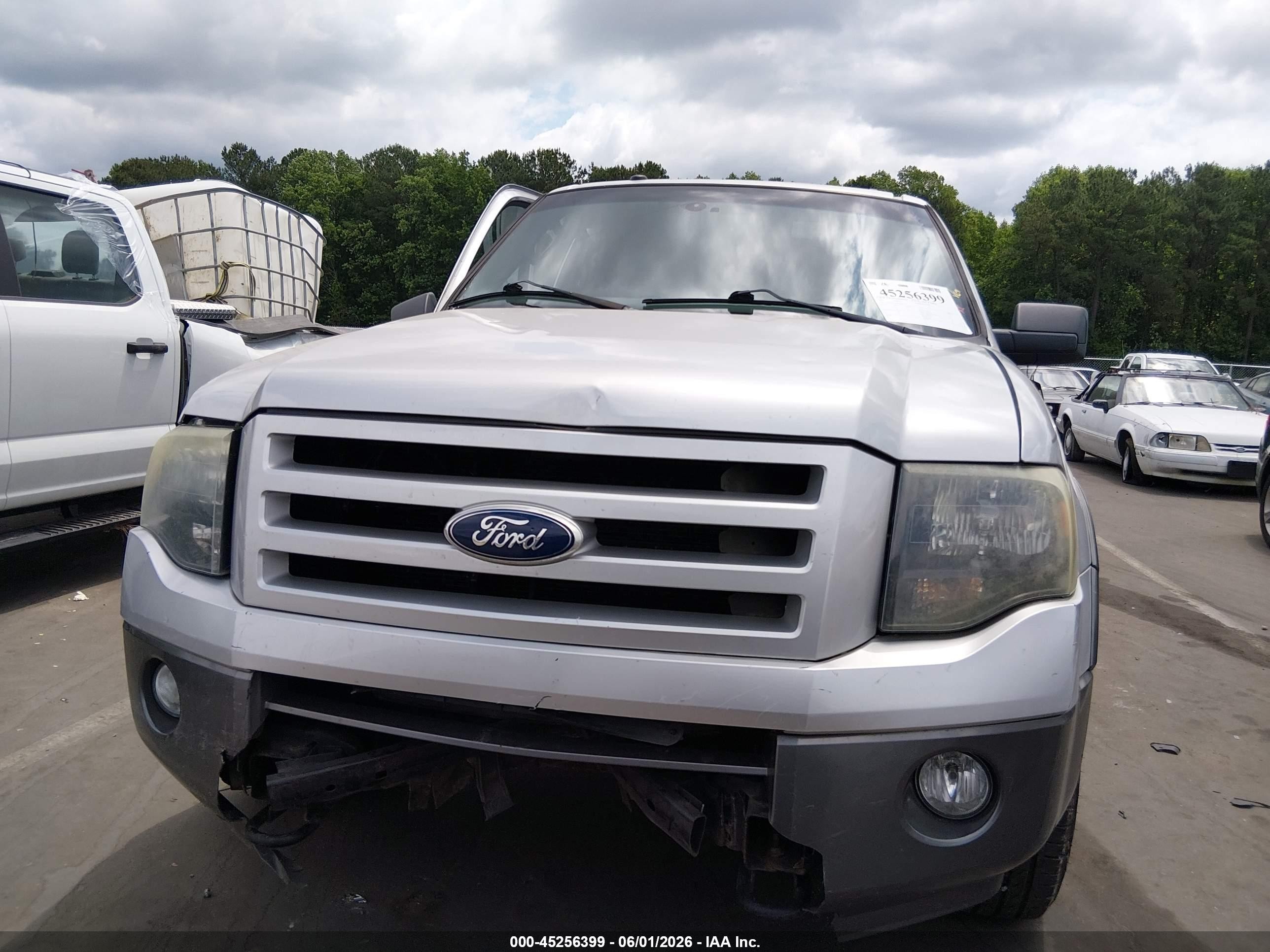 2011 Ford Expedition Xlt Silver vin: 1FMJU1J53BEF47077