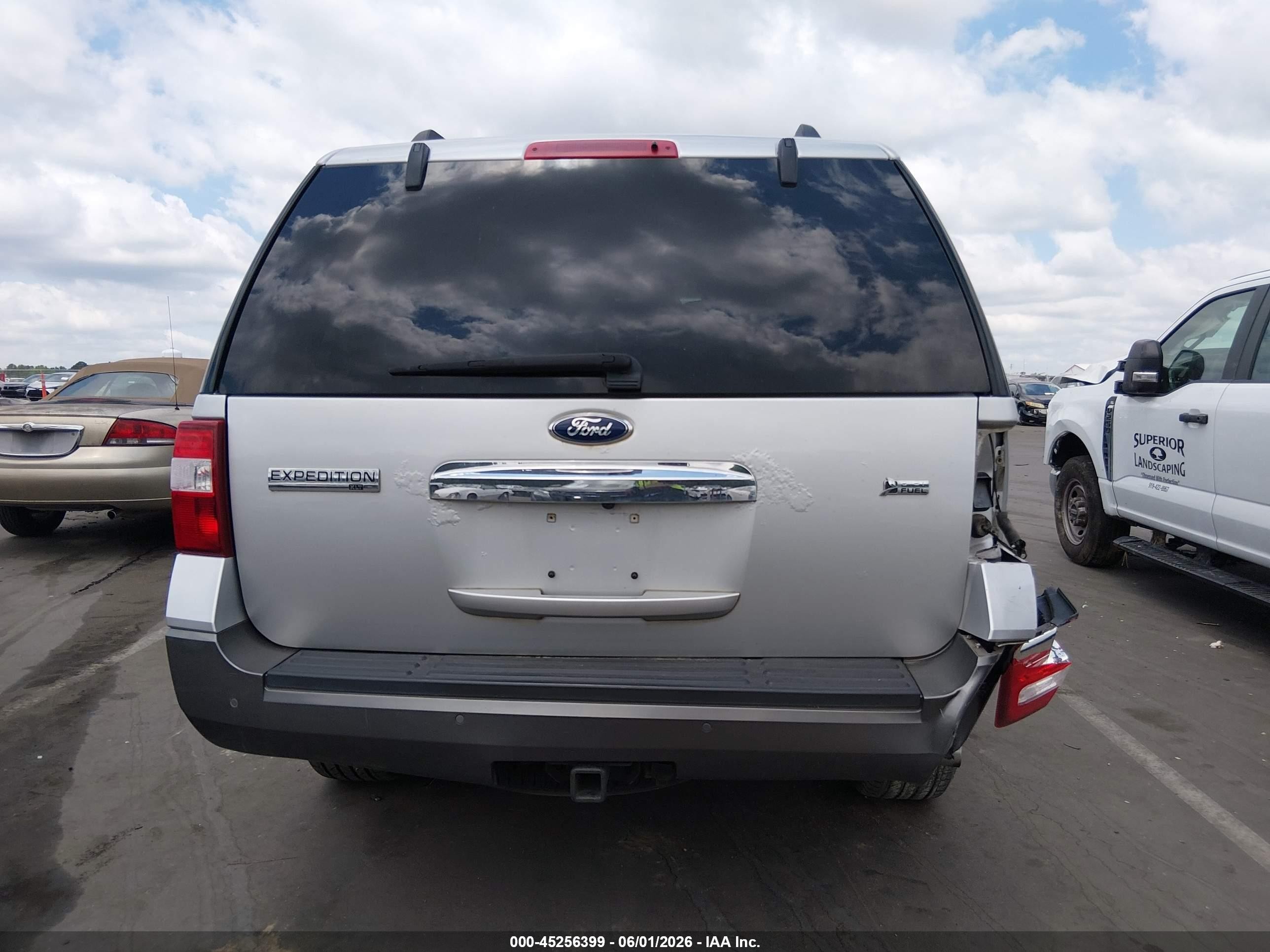 2011 Ford Expedition Xlt Silver vin: 1FMJU1J53BEF47077