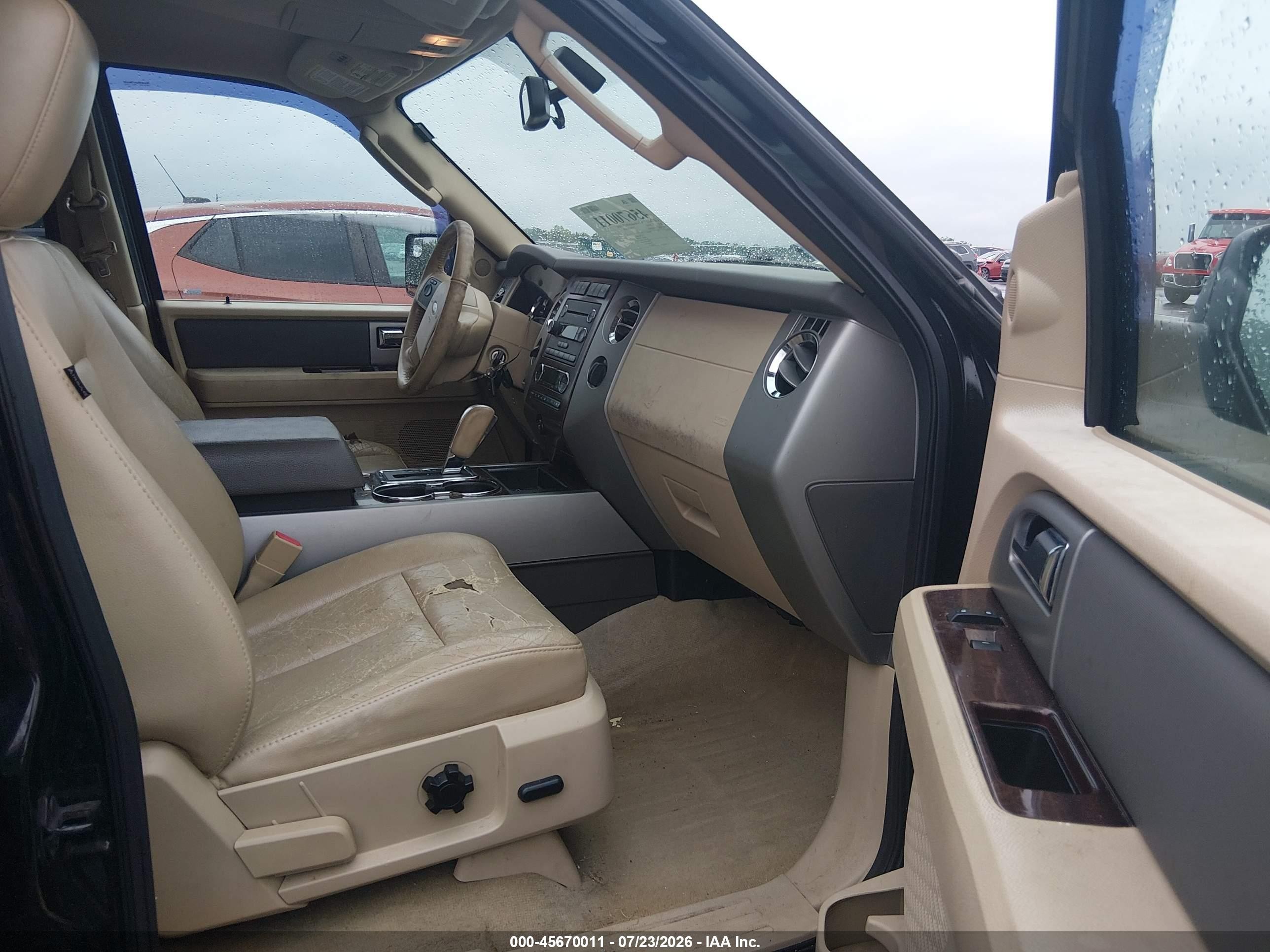 2012 Ford Expedition Xlt Black vin: 1FMJU1J53CEF05820