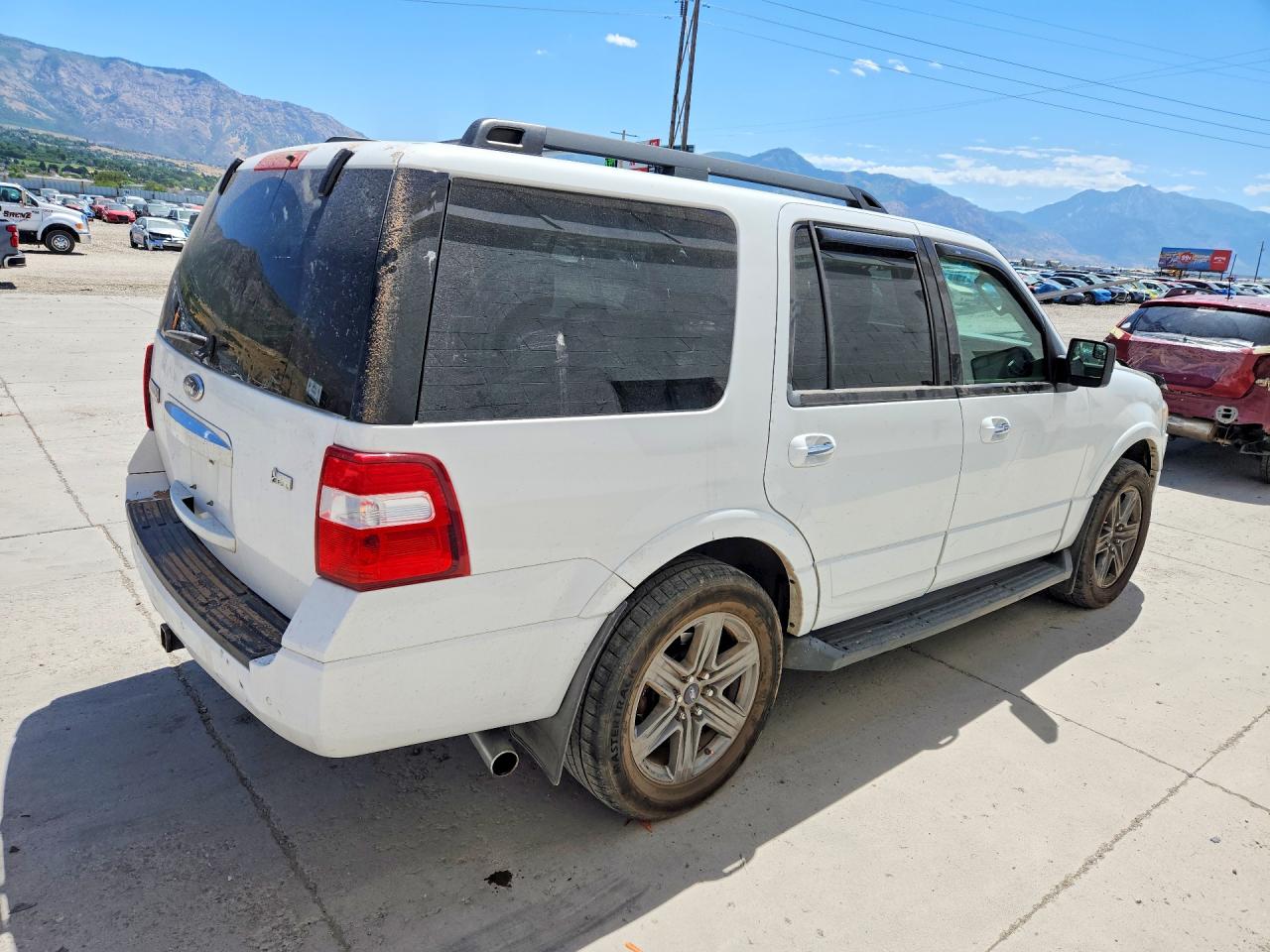2014 Ford Expedition Xlt White vin: 1FMJU1J53EEF29358