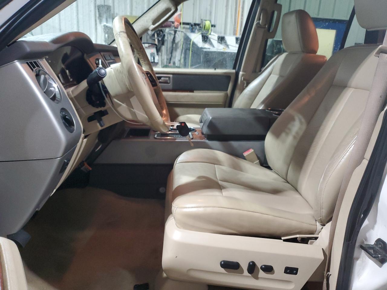 2010 Ford Expedition Eddie Bauer White vin: 1FMJU1J54AEB71665