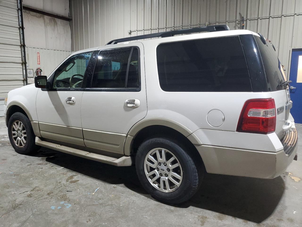 2010 Ford Expedition Eddie Bauer White vin: 1FMJU1J54AEB71665