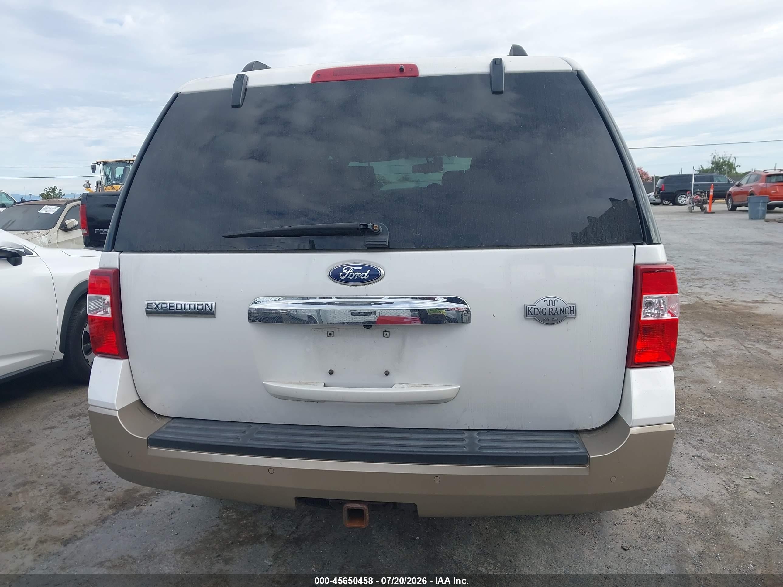 2011 Ford Expedition King Ranch White vin: 1FMJU1J54BEF21412