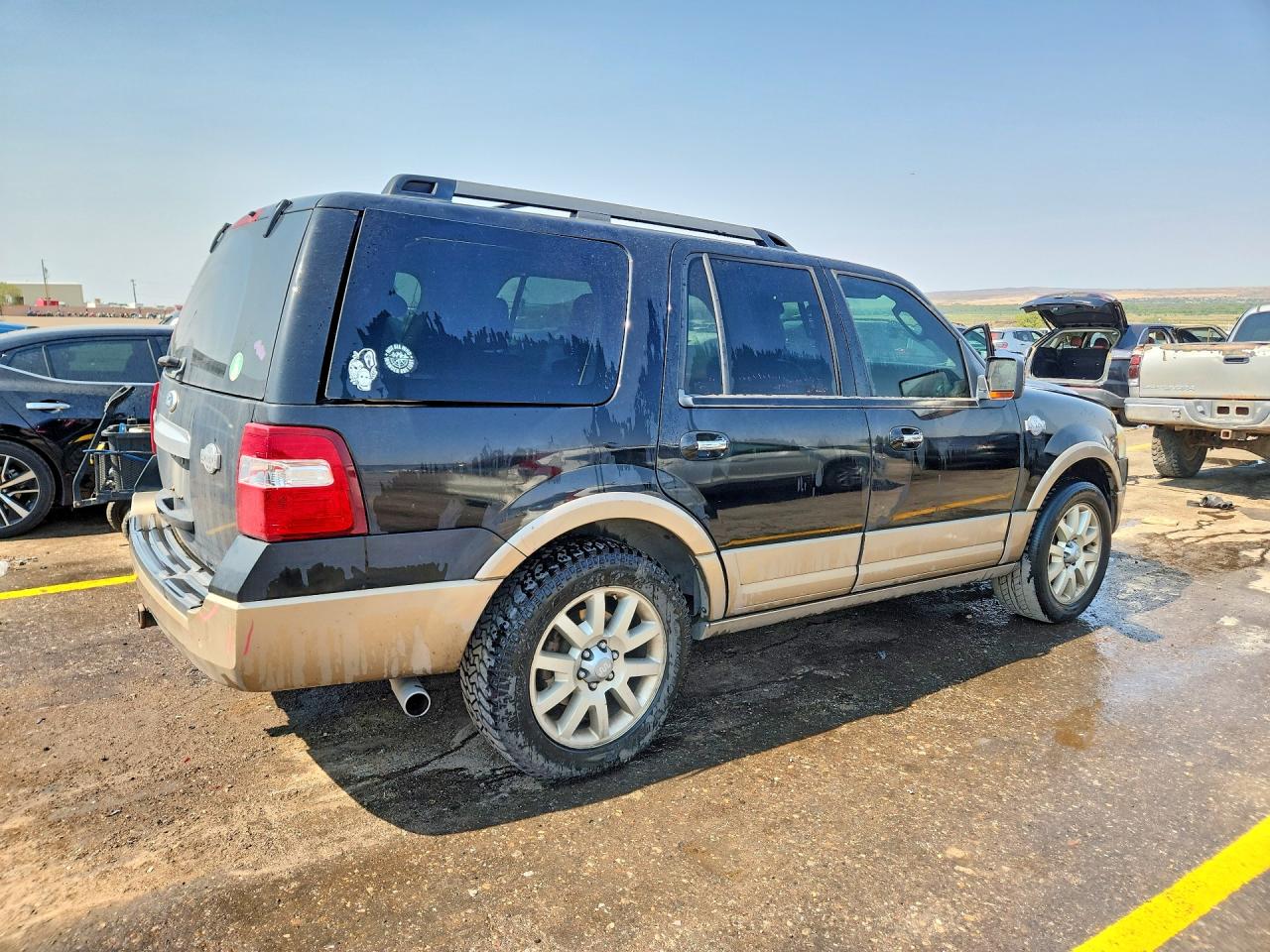 2011 Ford Expedition Xlt Black vin: 1FMJU1J54BEF25881