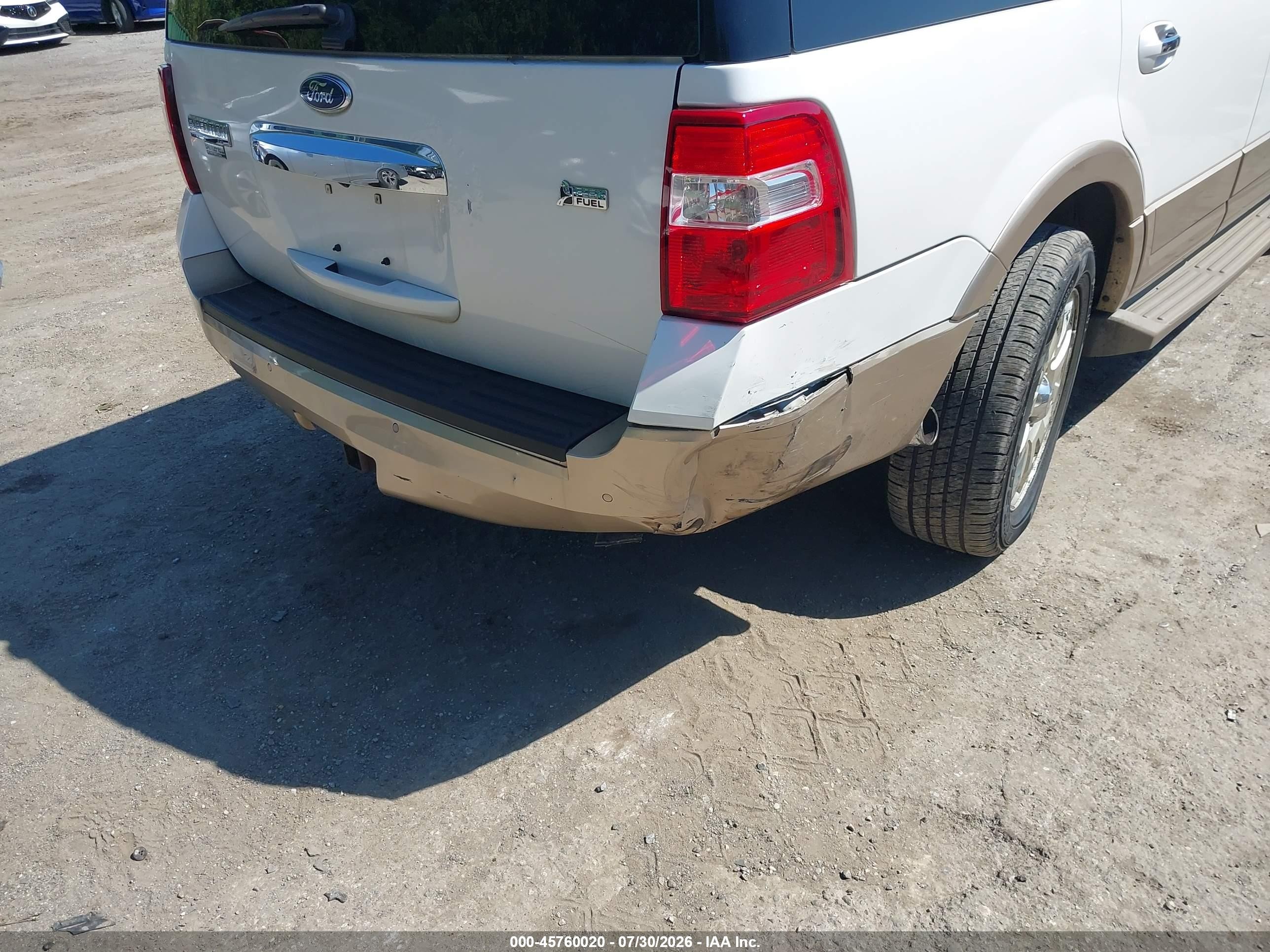 2011 Ford Expedition Xlt Белый vin: 1FMJU1J54BEF45340