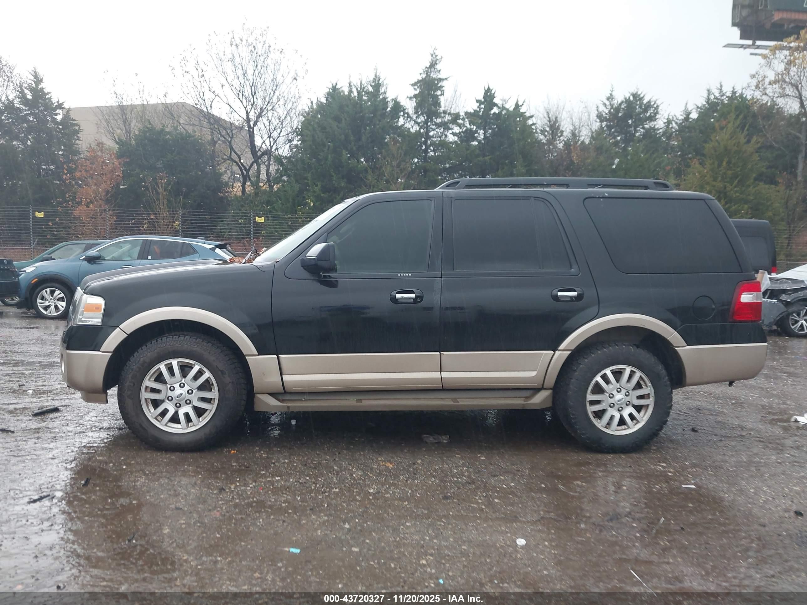 2012 Ford Expedition Xlt Black vin: 1FMJU1J54CEF35151