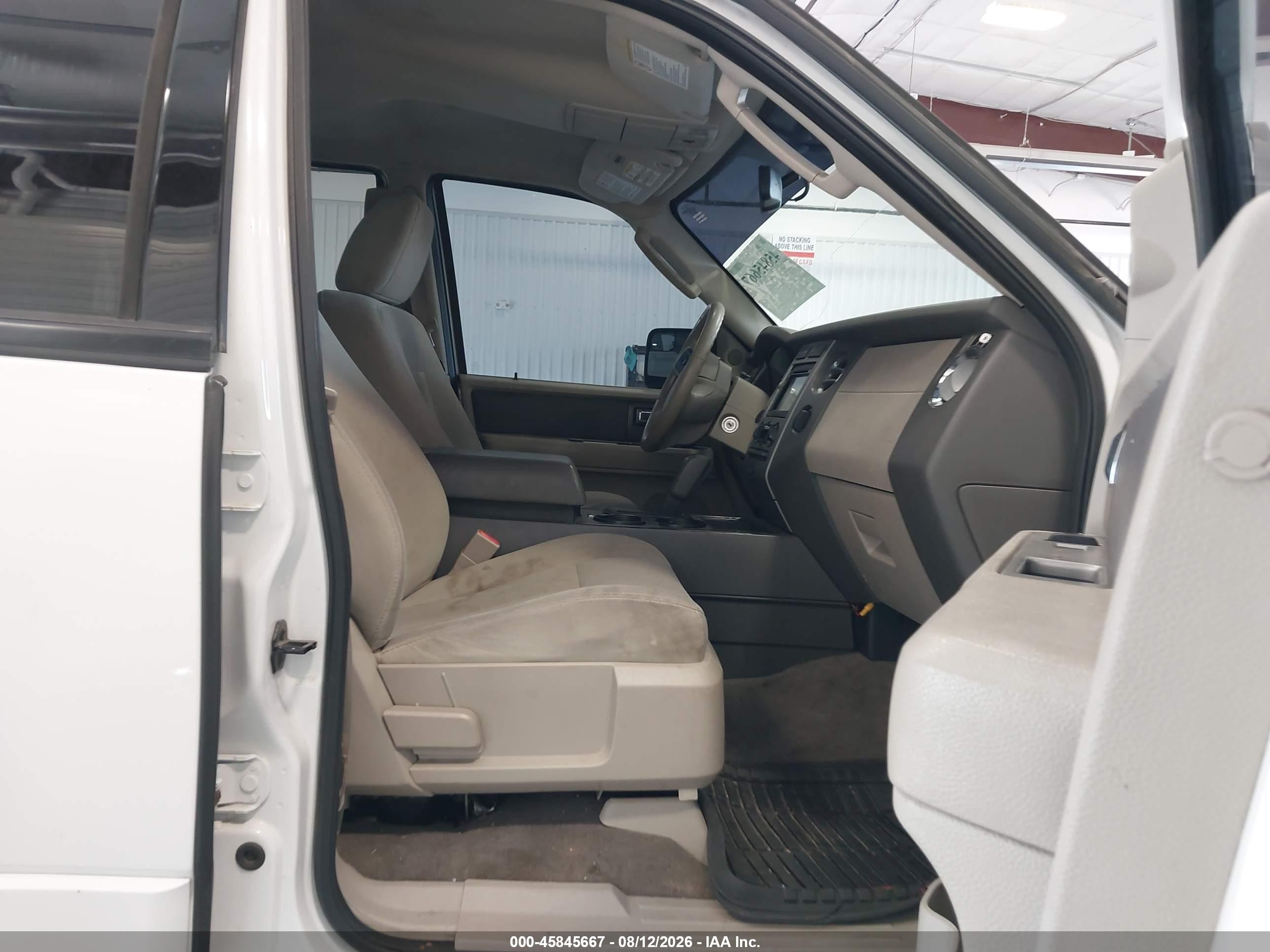 2012 Ford Expedition Xlt Белый vin: 1FMJU1J54CEF47462