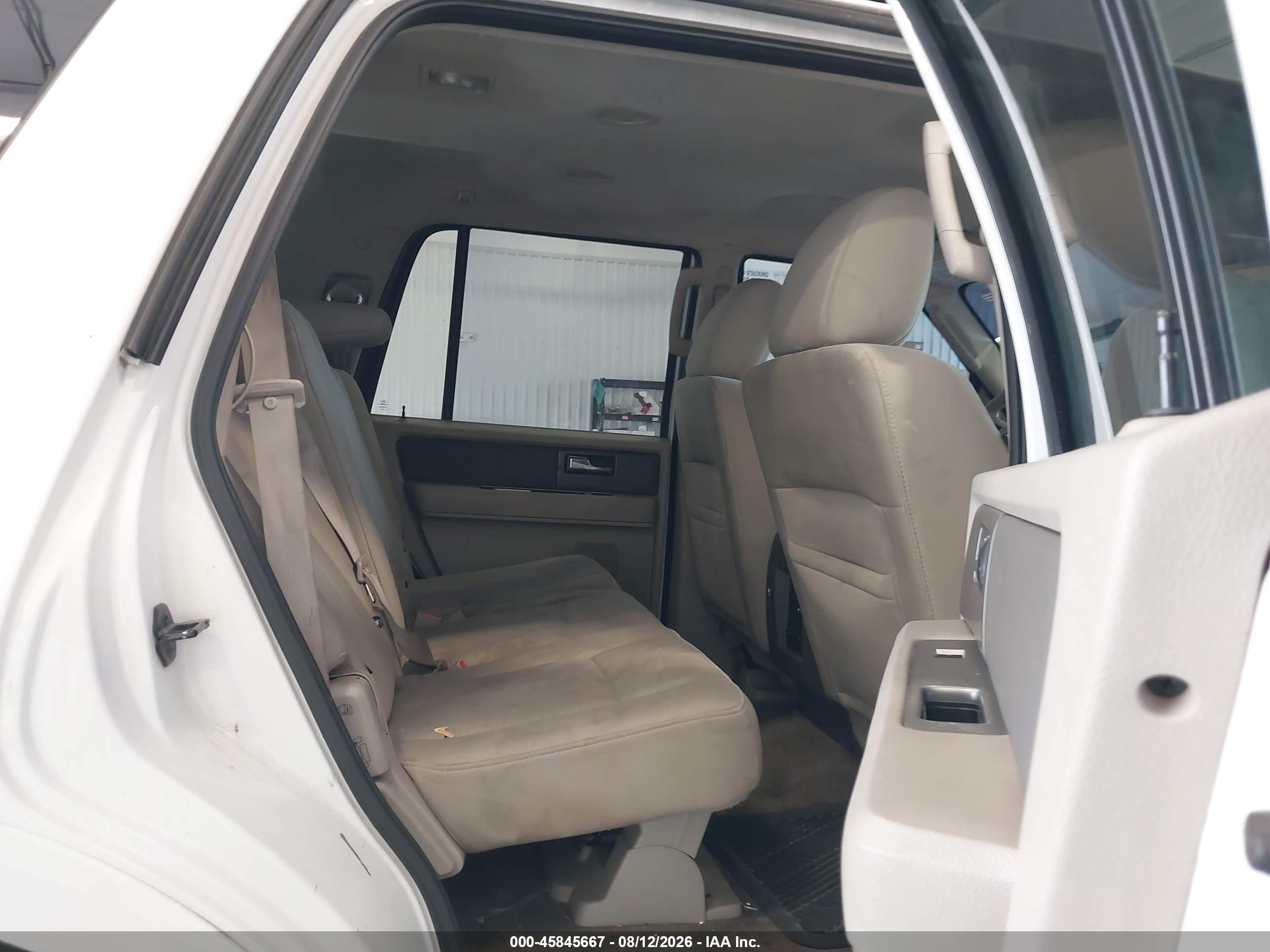 2012 Ford Expedition Xlt Белый vin: 1FMJU1J54CEF47462