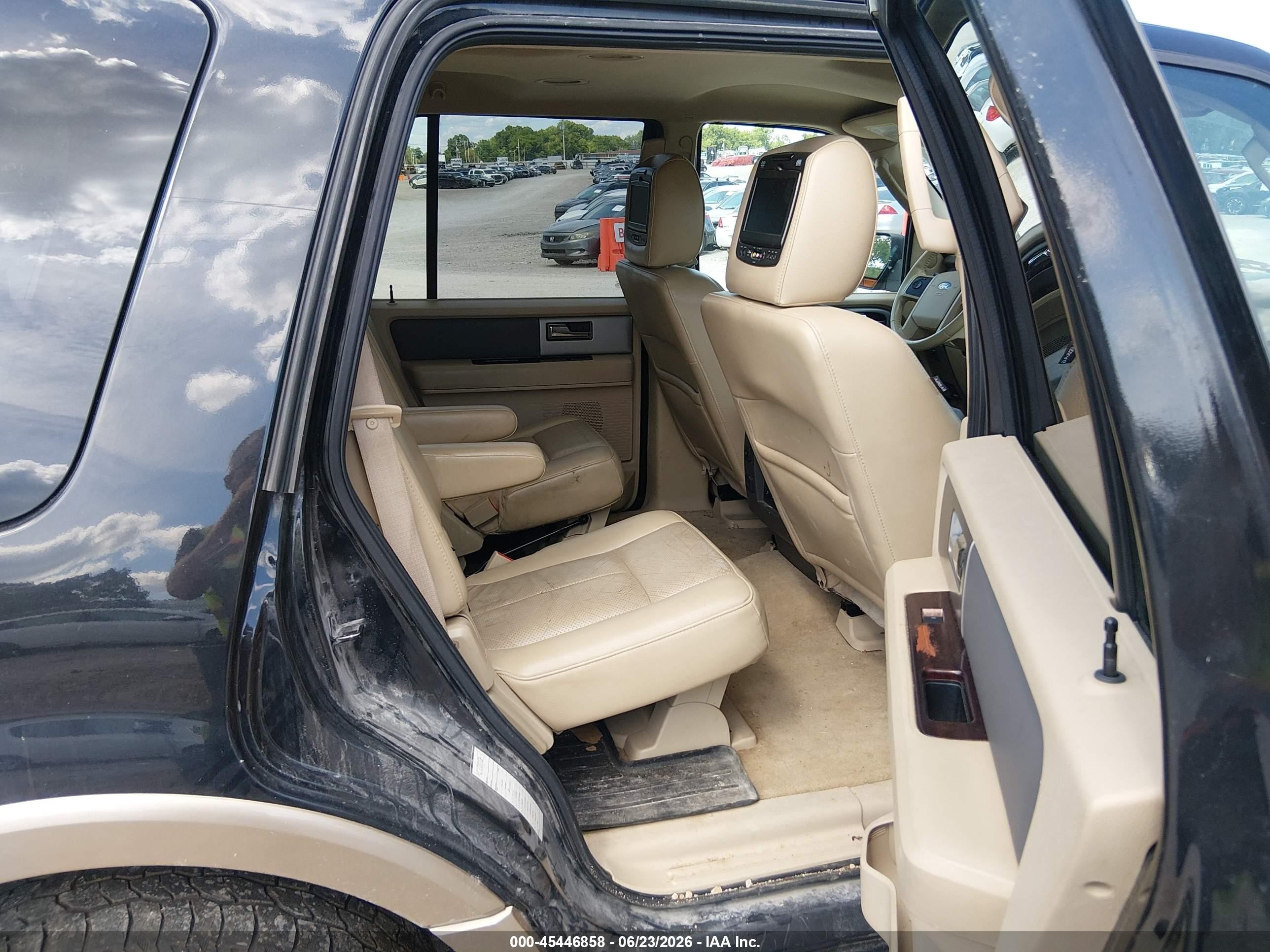 2014 Ford Expedition Xlt Черный vin: 1FMJU1J54EEF18790