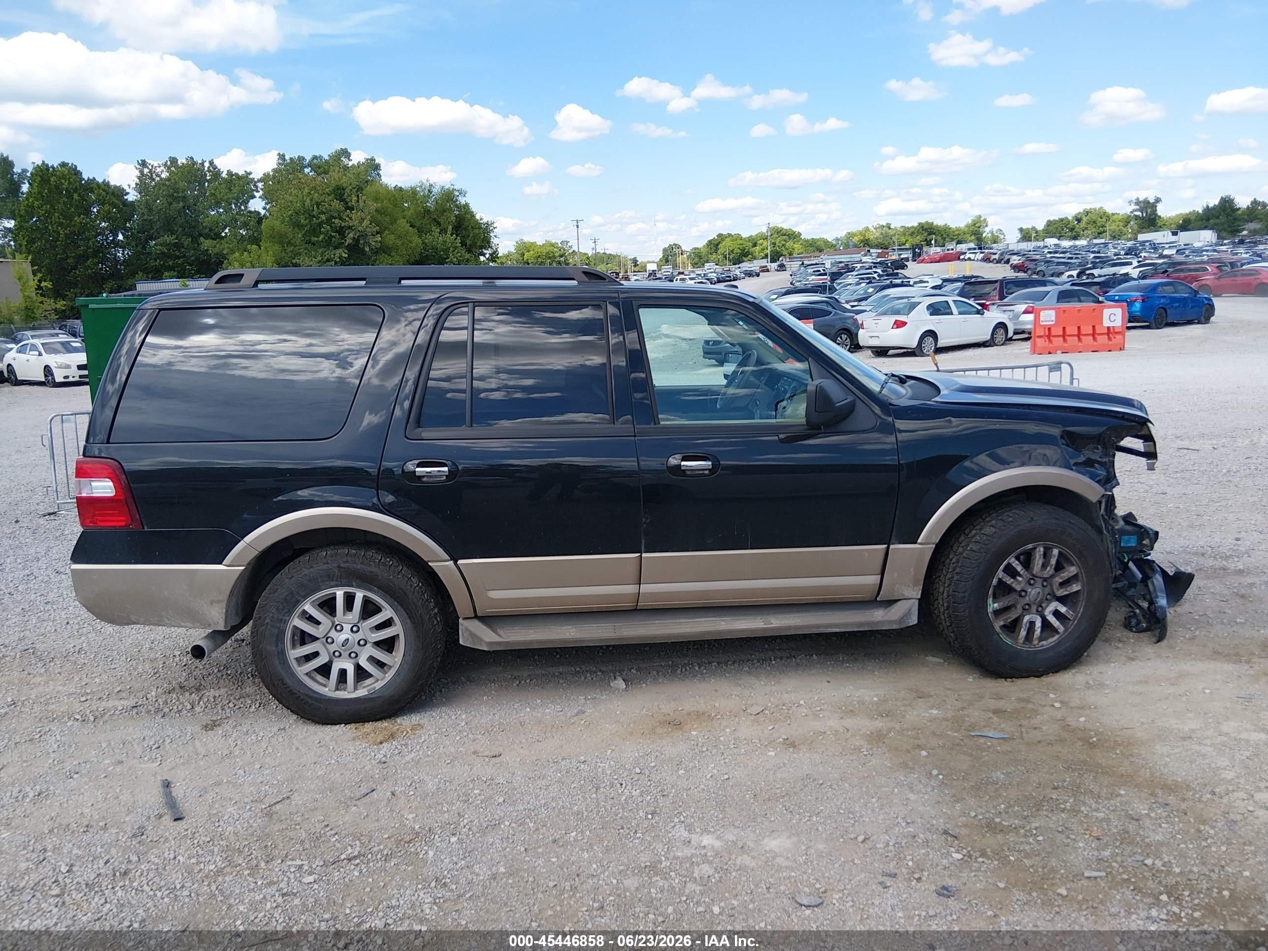 2014 Ford Expedition Xlt Черный vin: 1FMJU1J54EEF18790