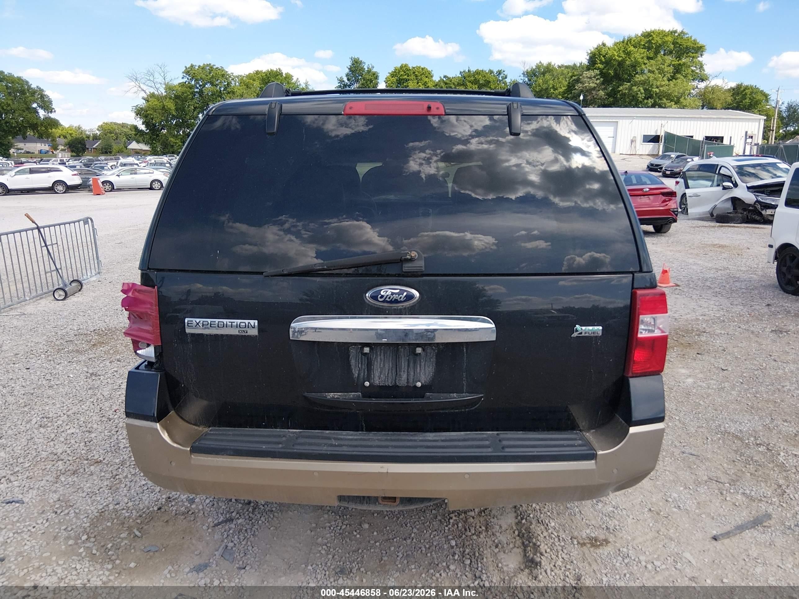 2014 Ford Expedition Xlt Черный vin: 1FMJU1J54EEF18790
