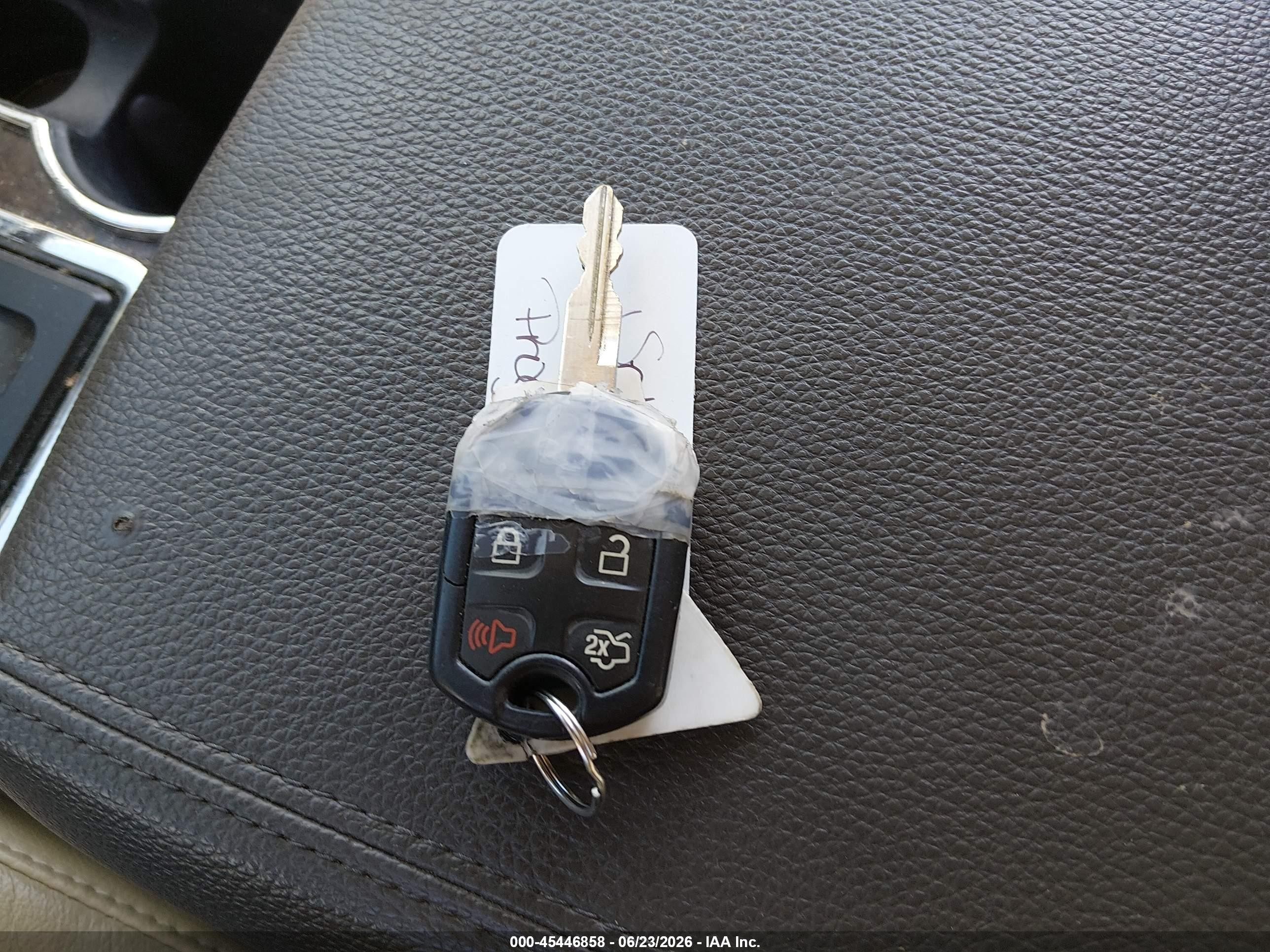 2014 Ford Expedition Xlt Черный vin: 1FMJU1J54EEF18790
