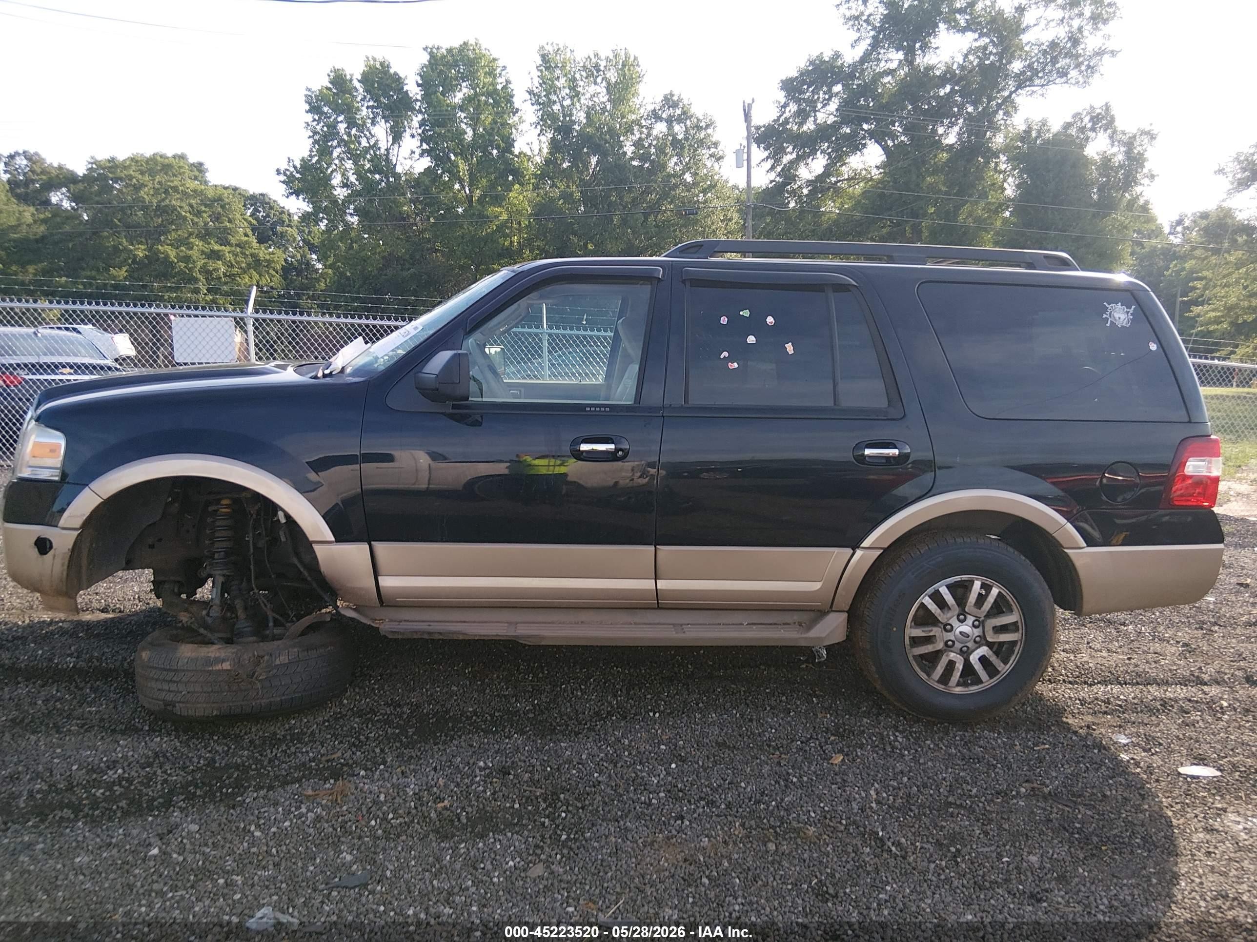 2011 Ford Expedition Xlt Black vin: 1FMJU1J55BEF53351