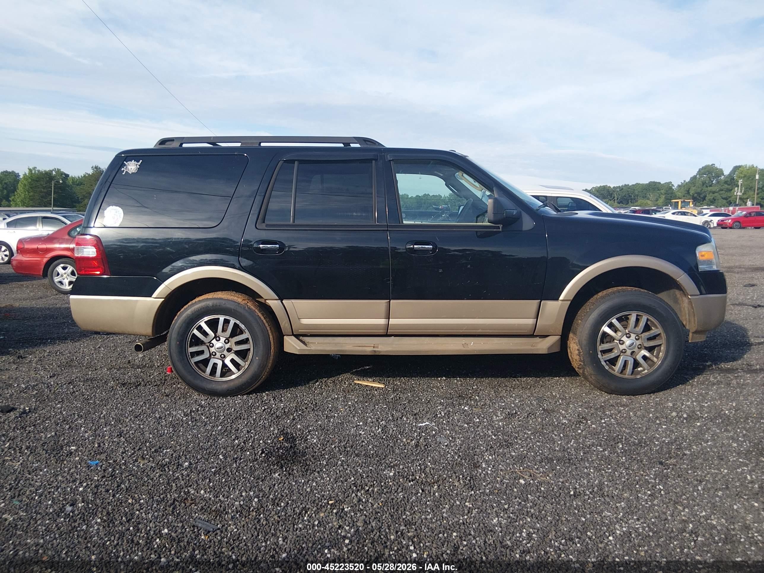 2011 Ford Expedition Xlt Black vin: 1FMJU1J55BEF53351