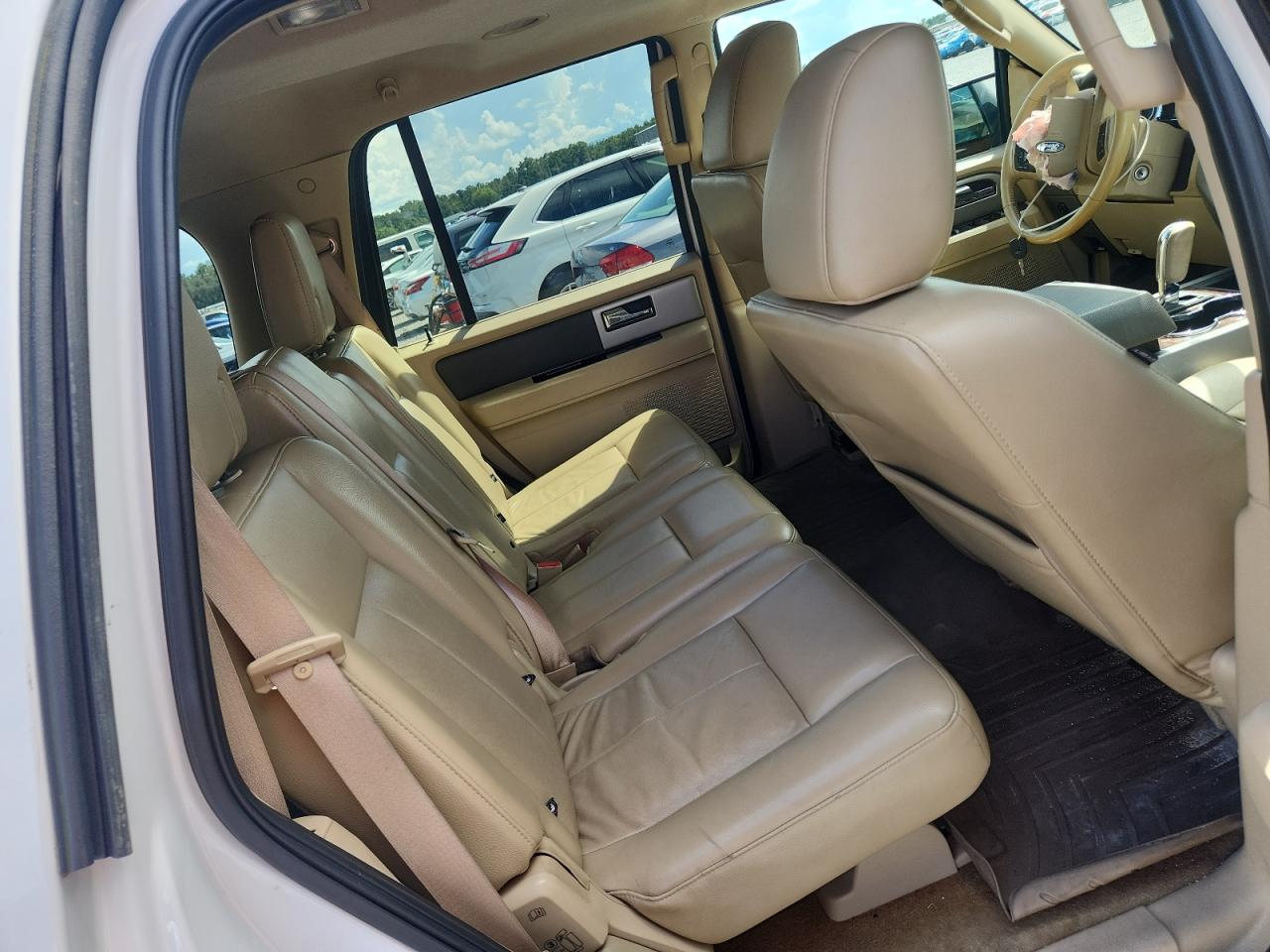 2013 Ford Expedition Xlt White vin: 1FMJU1J55DEF18344