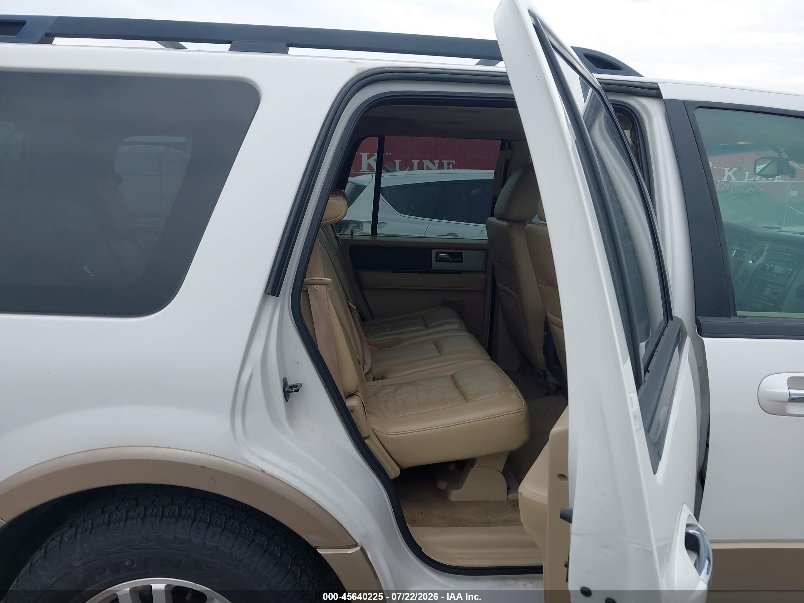 2014 Ford Expedition Xlt White vin: 1FMJU1J55EEF56707