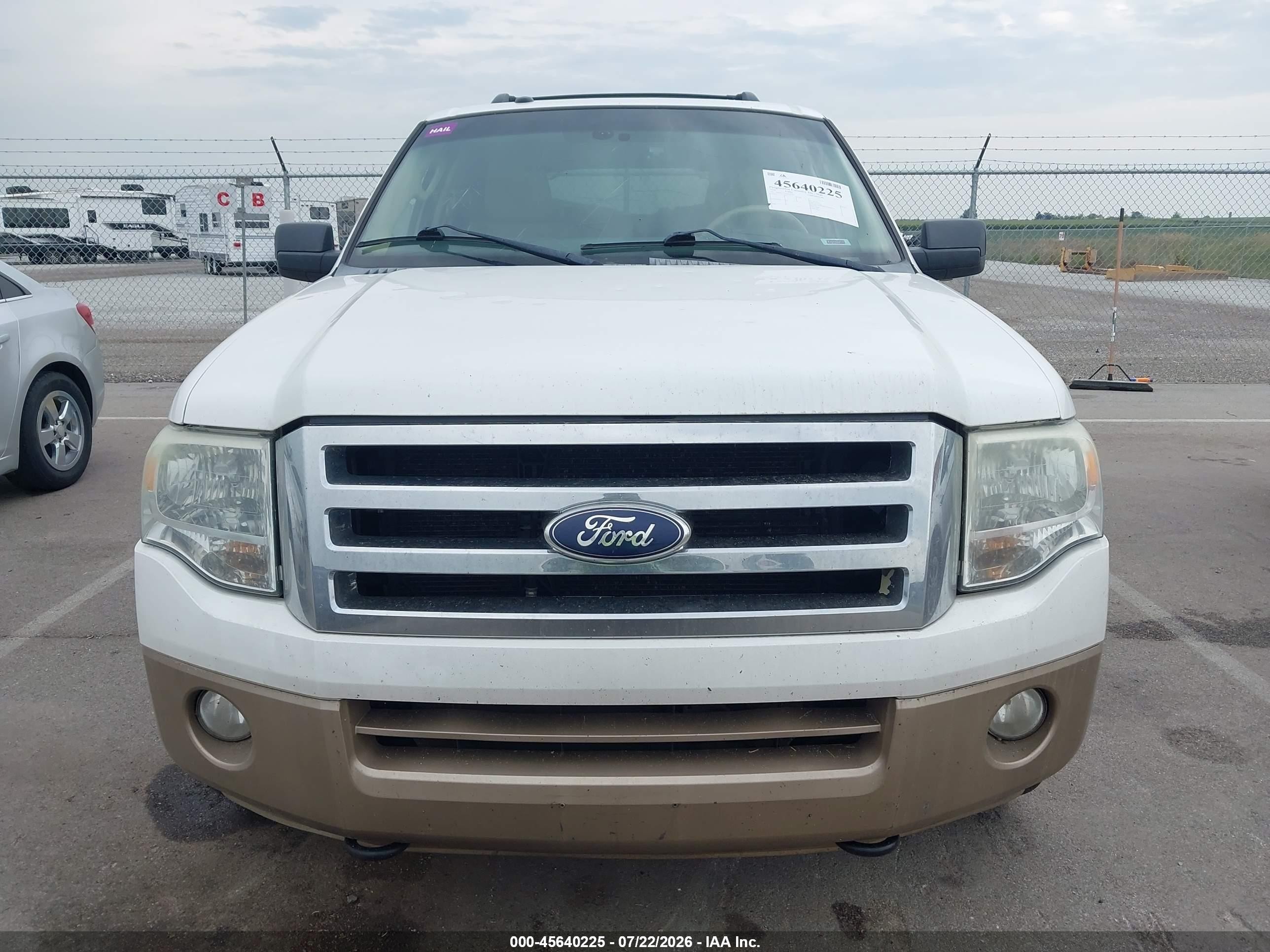 2014 Ford Expedition Xlt White vin: 1FMJU1J55EEF56707