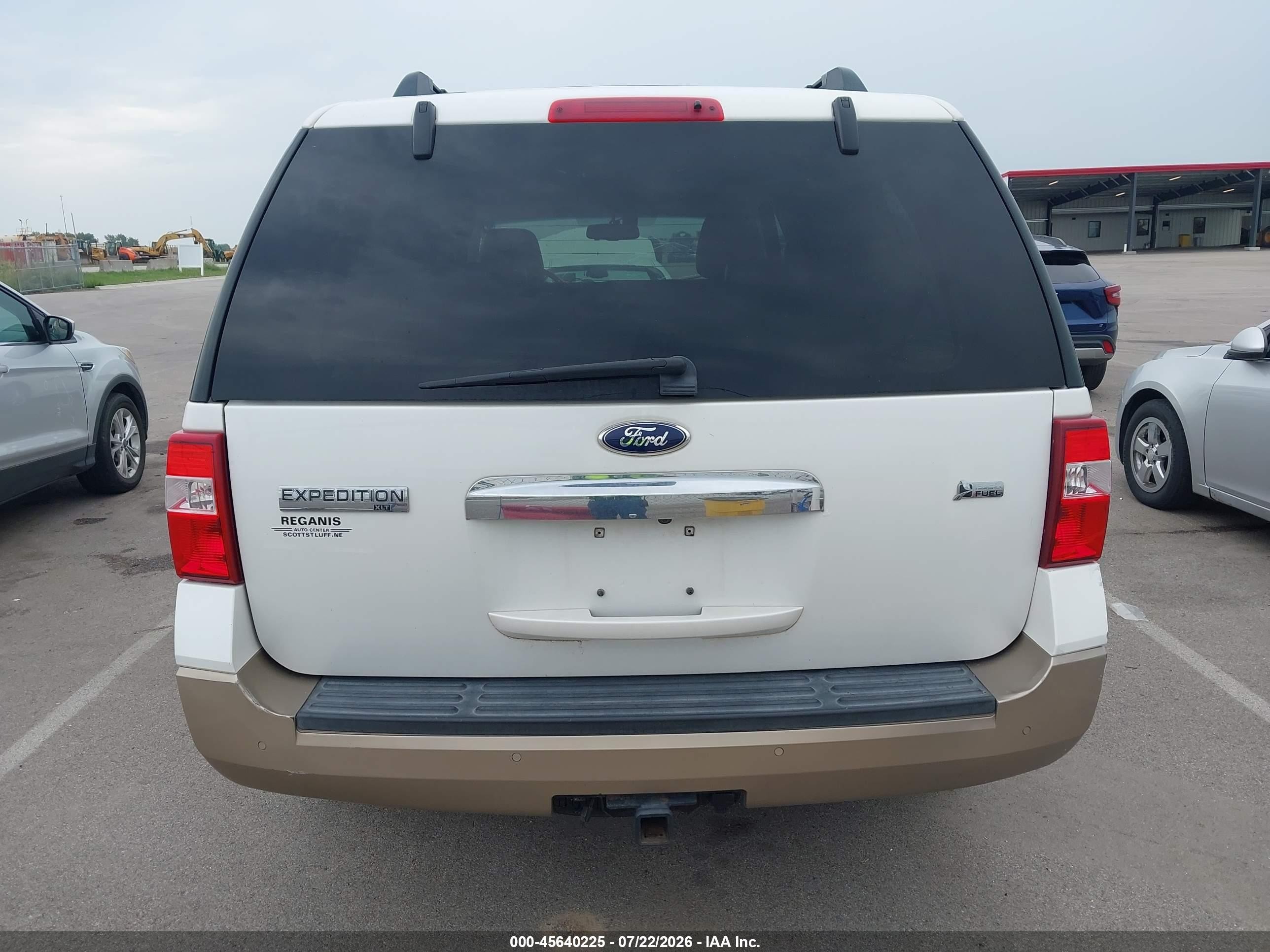 2014 Ford Expedition Xlt White vin: 1FMJU1J55EEF56707