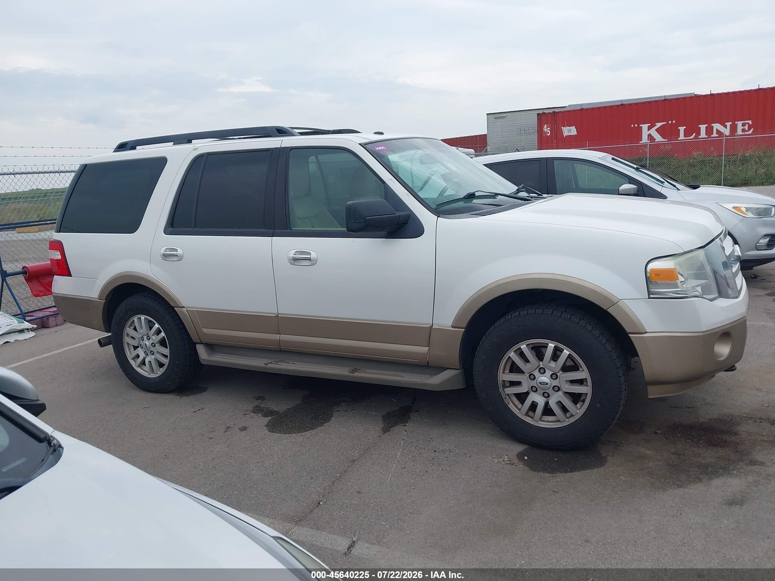 2014 Ford Expedition Xlt White vin: 1FMJU1J55EEF56707