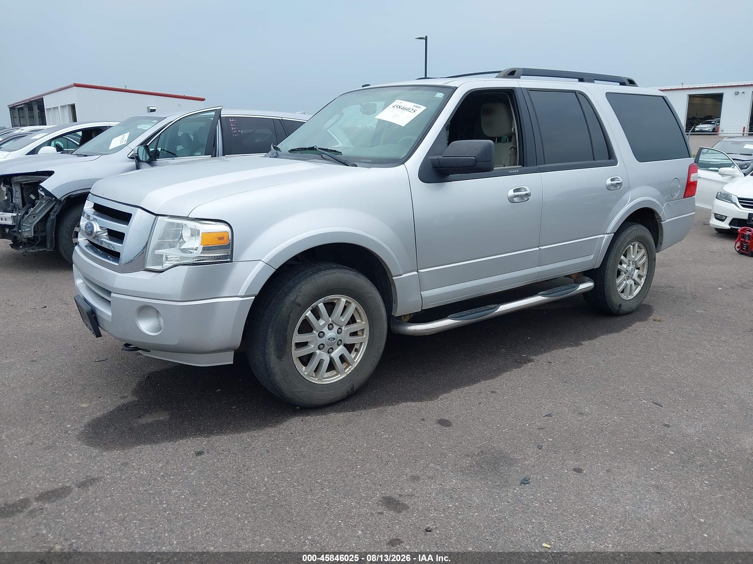 2011 Ford Expedition Xlt Silver vin: 1FMJU1J56BEF55528