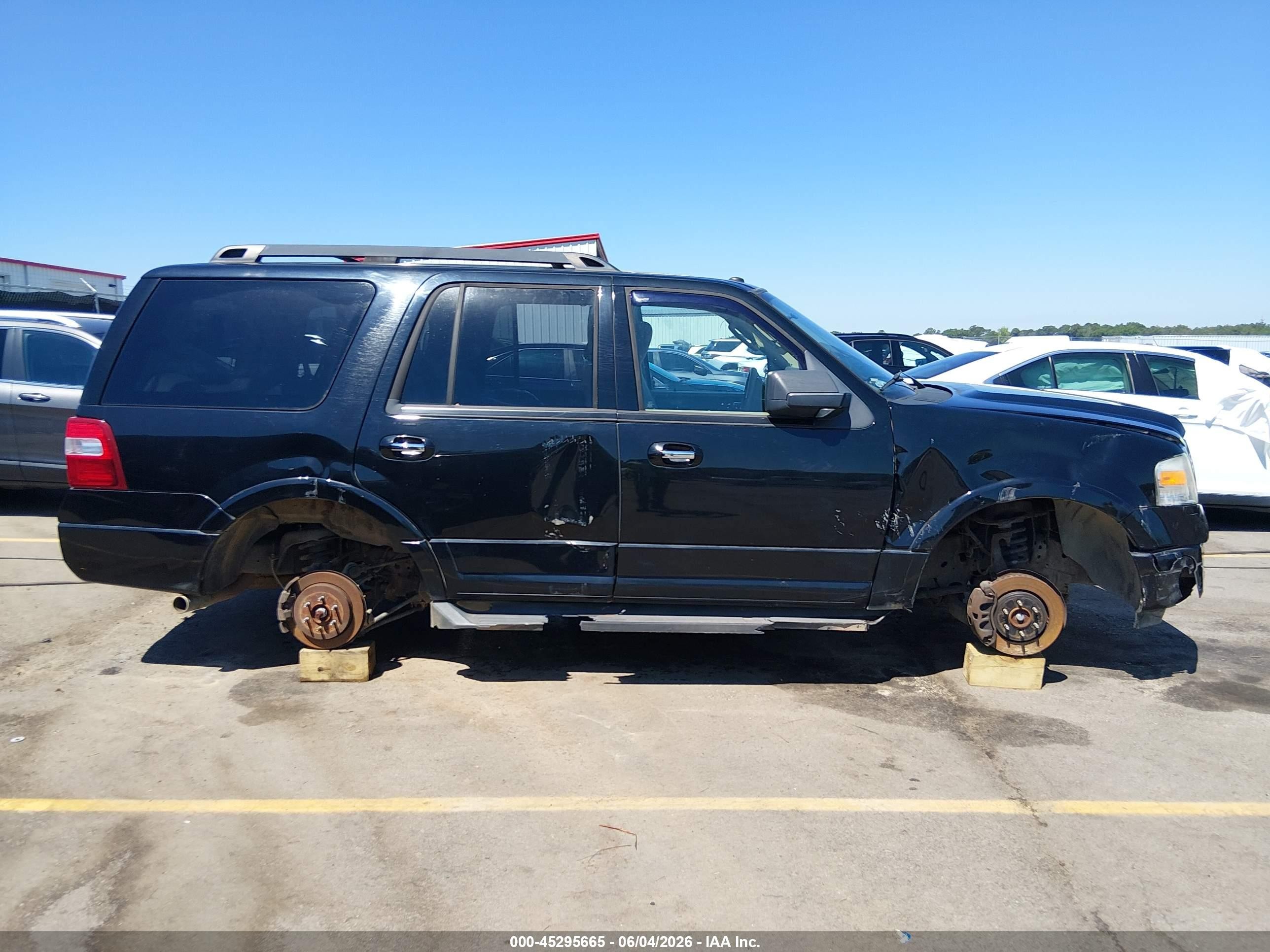2012 Ford Expedition Xlt Black vin: 1FMJU1J56CEF08355