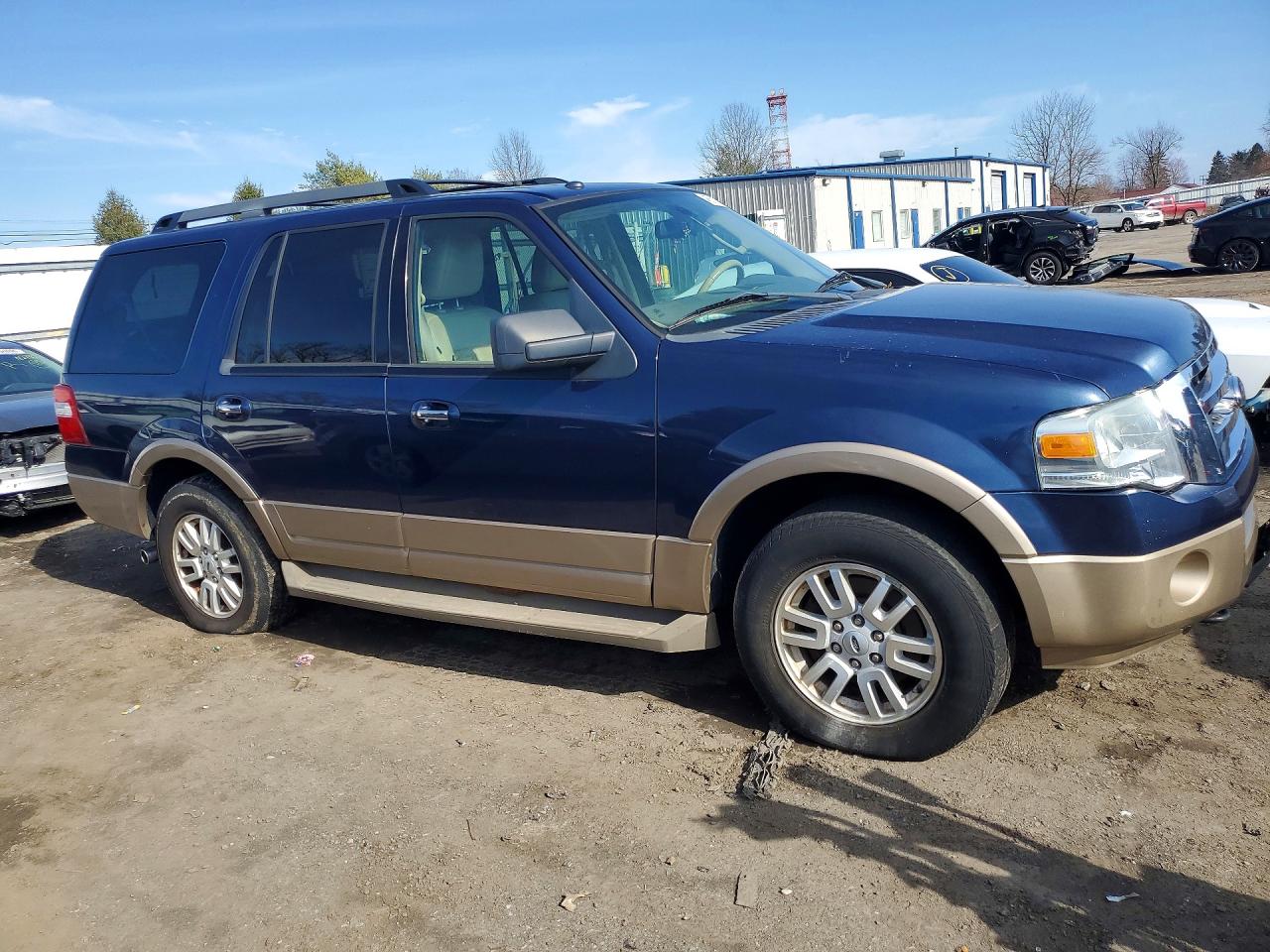 2014 Ford Expedition Синий vin: 1FMJU1J57EEF20257